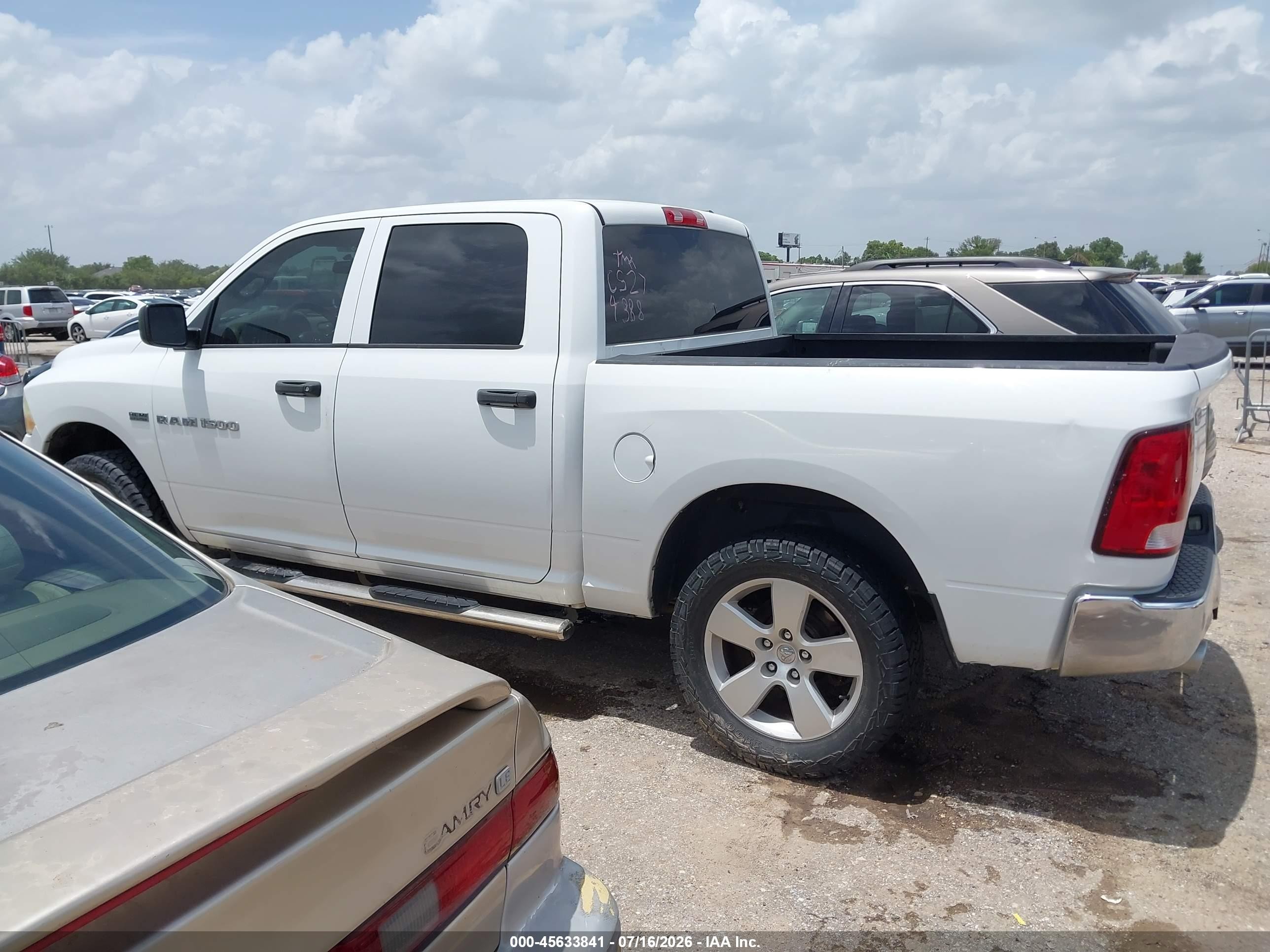 2012 Ram 1500 Express White vin: 1C6RD7KT0CS274388
