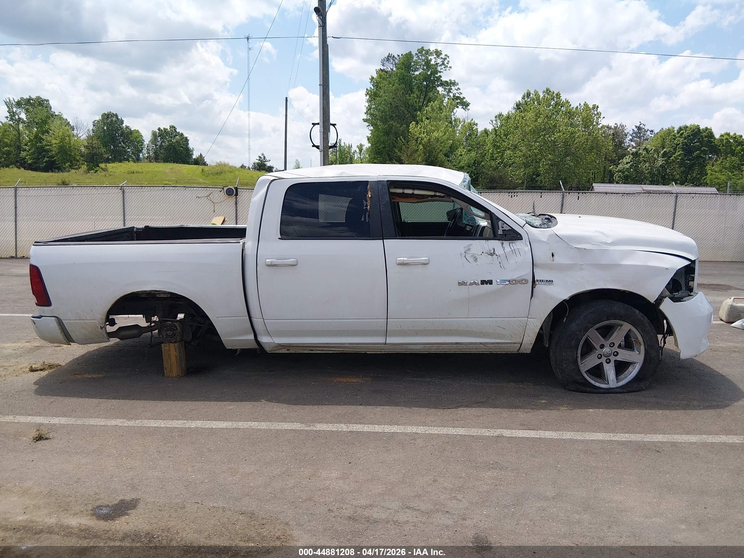 2012 Ram 1500 Sport White vin: 1C6RD7MT0CS176314