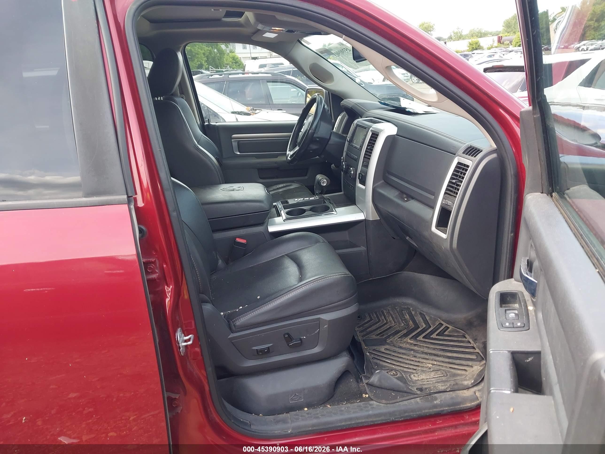2012 Ram 1500 Sport Red vin: 1C6RD7MT1CS125324