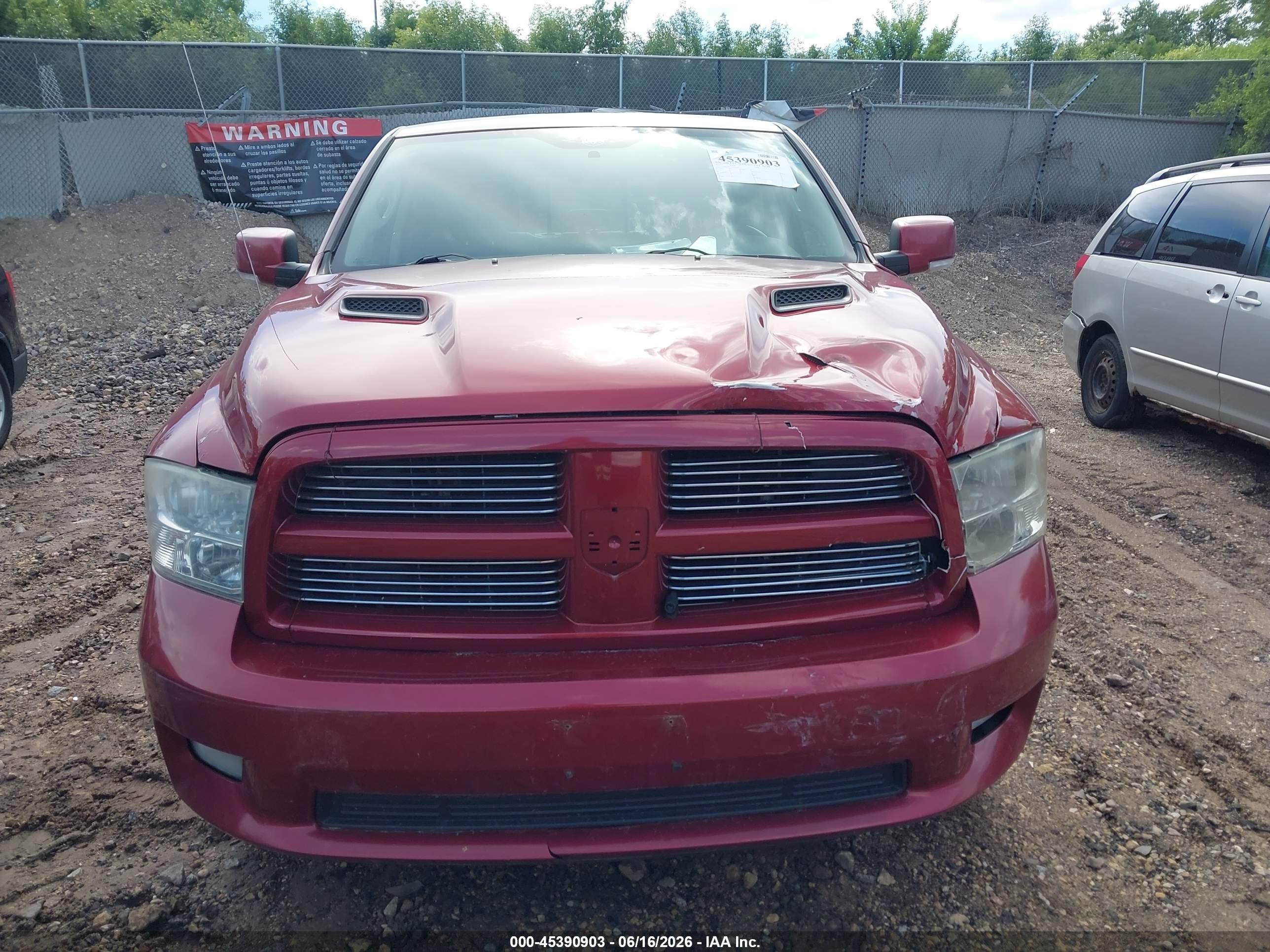 2012 Ram 1500 Sport Red vin: 1C6RD7MT1CS125324