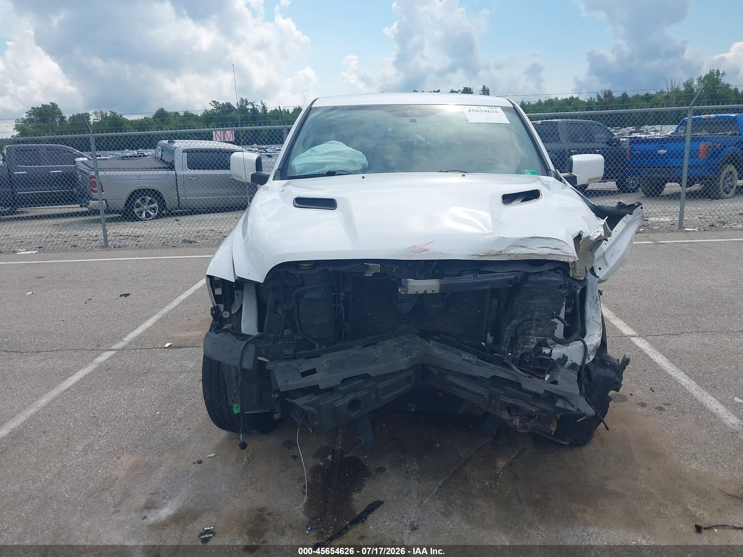 2012 Ram 1500 Sport White vin: 1C6RD7MT8CS126325