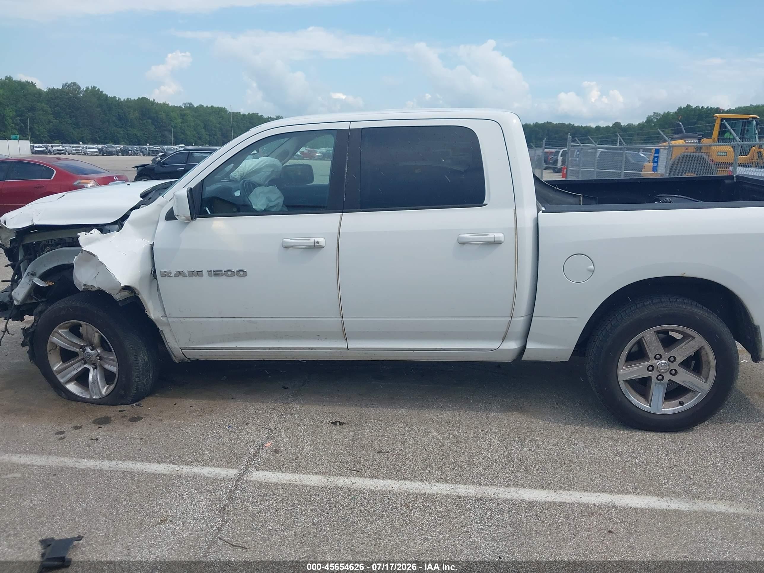 2012 Ram 1500 Sport White vin: 1C6RD7MT8CS126325