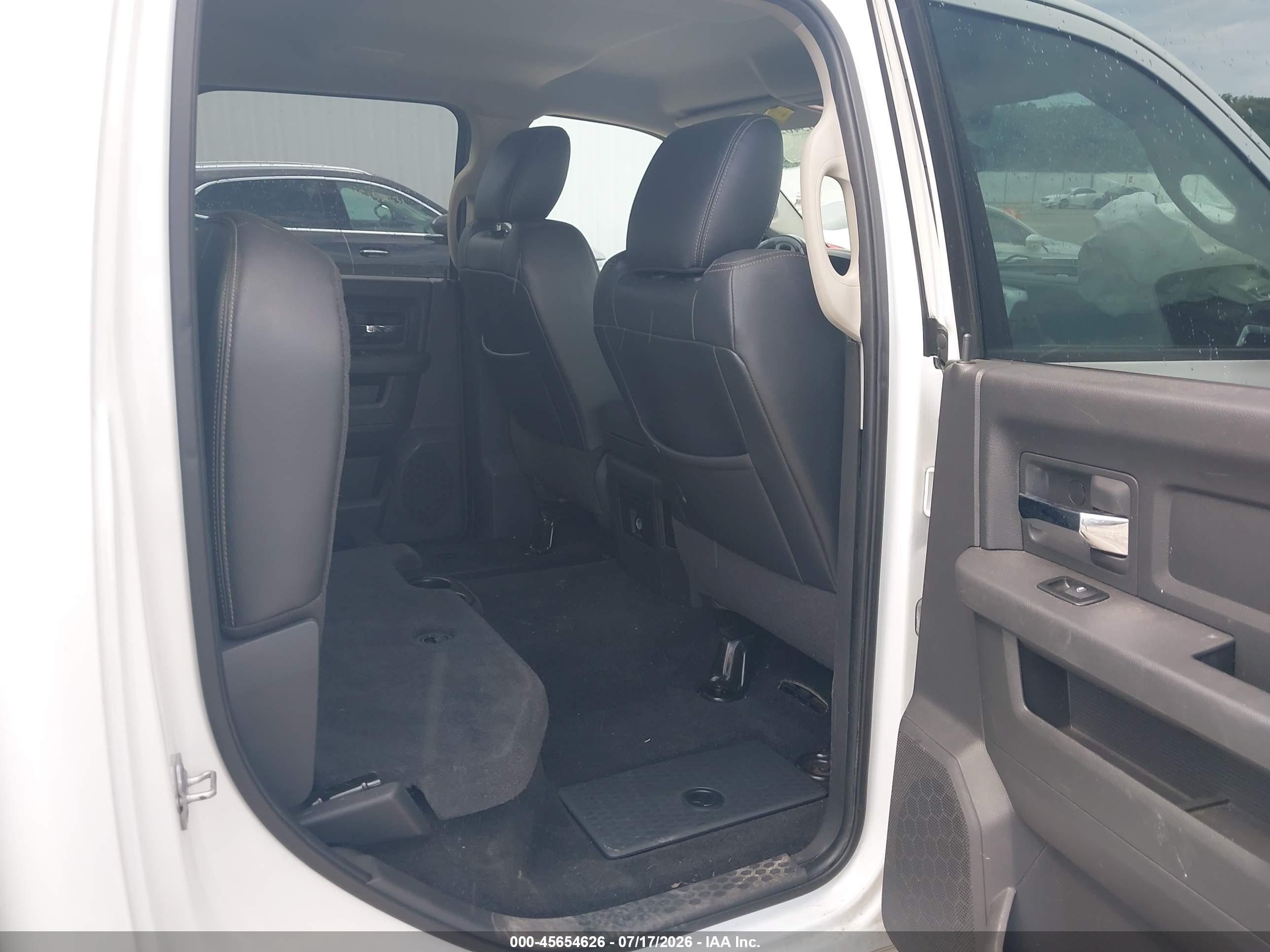 2012 Ram 1500 Sport White vin: 1C6RD7MT8CS126325
