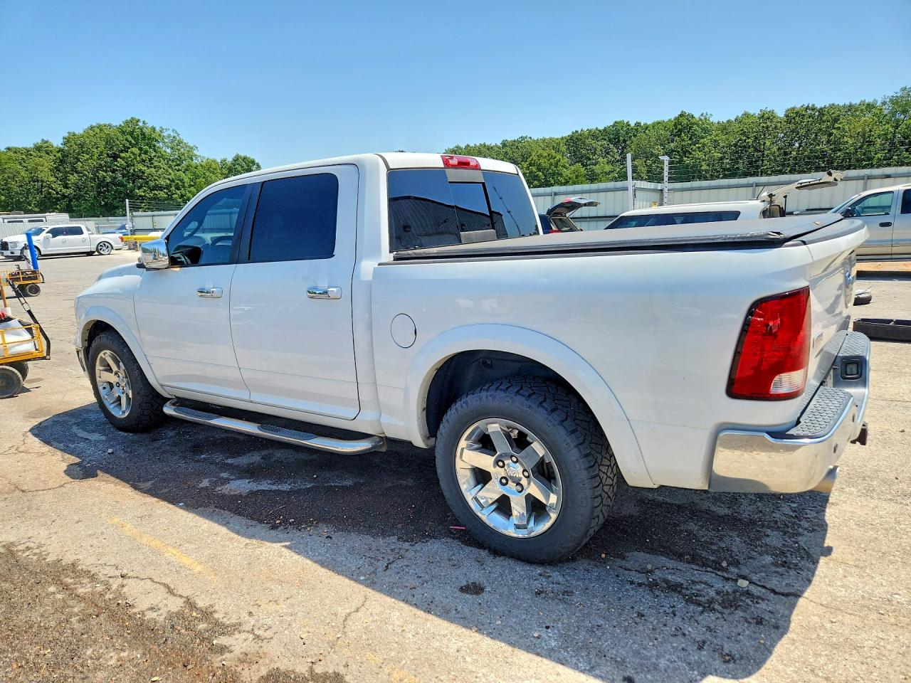 2012 Dodge Ram 1500 Laramie White vin: 1C6RD7NT2CS328267
