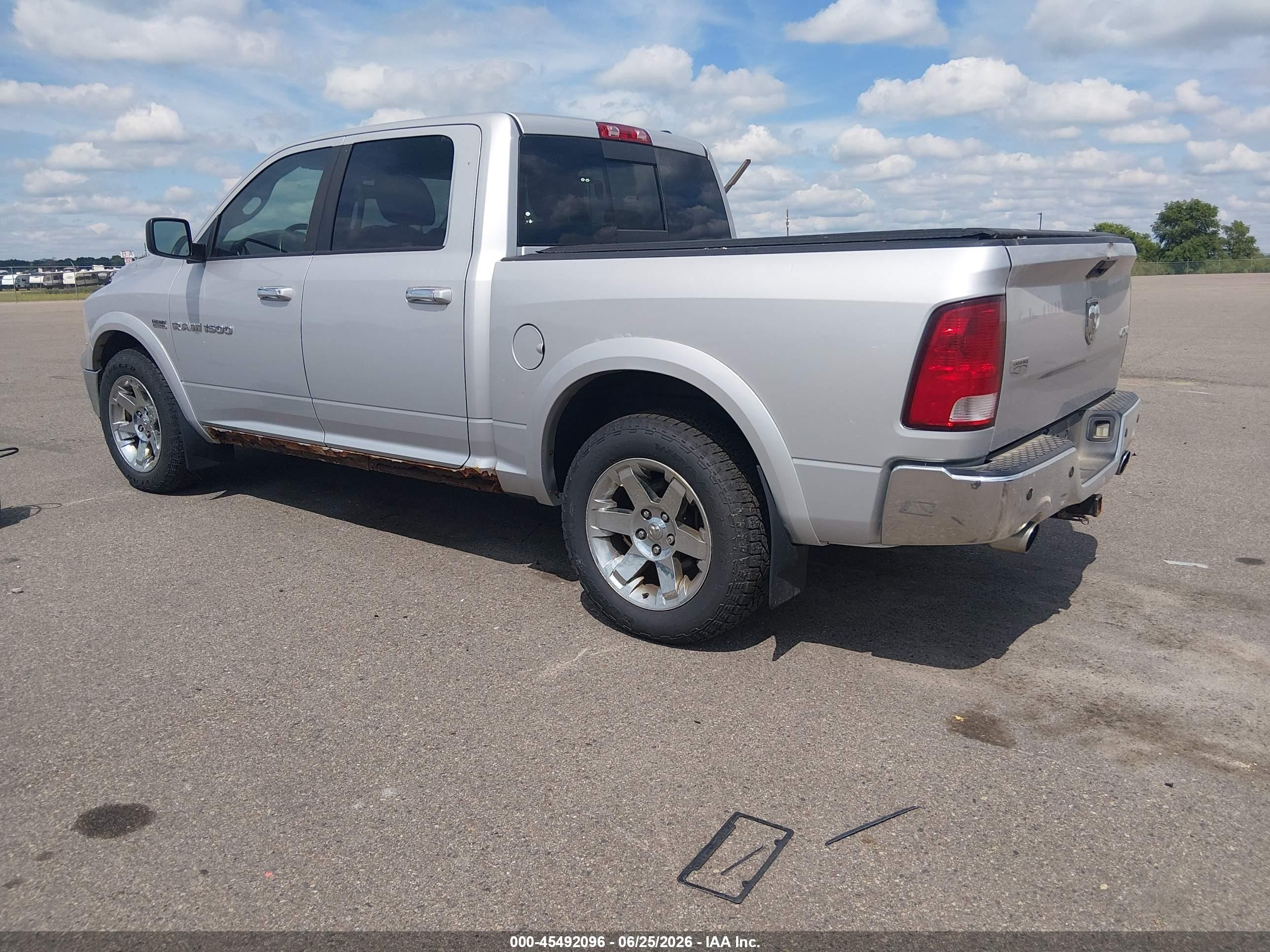 2012 Ram 1500 Laramie Серебряный vin: 1C6RD7NT3CS276700