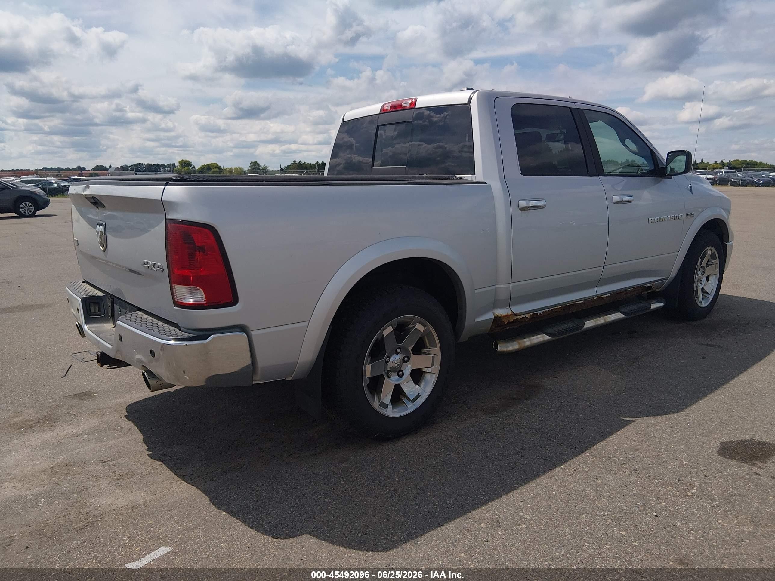 2012 Ram 1500 Laramie Серебряный vin: 1C6RD7NT3CS276700