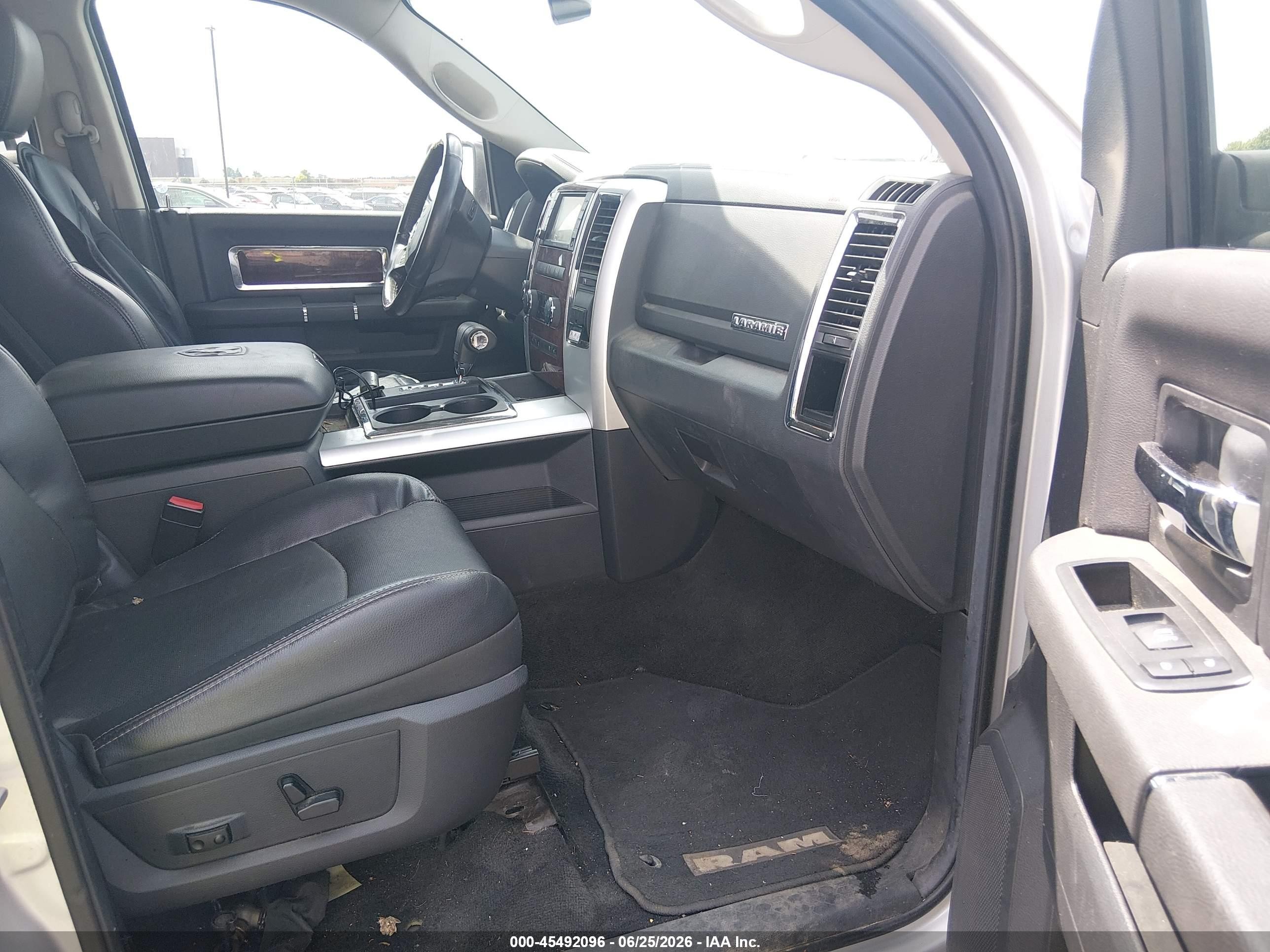 2012 Ram 1500 Laramie Серебряный vin: 1C6RD7NT3CS276700