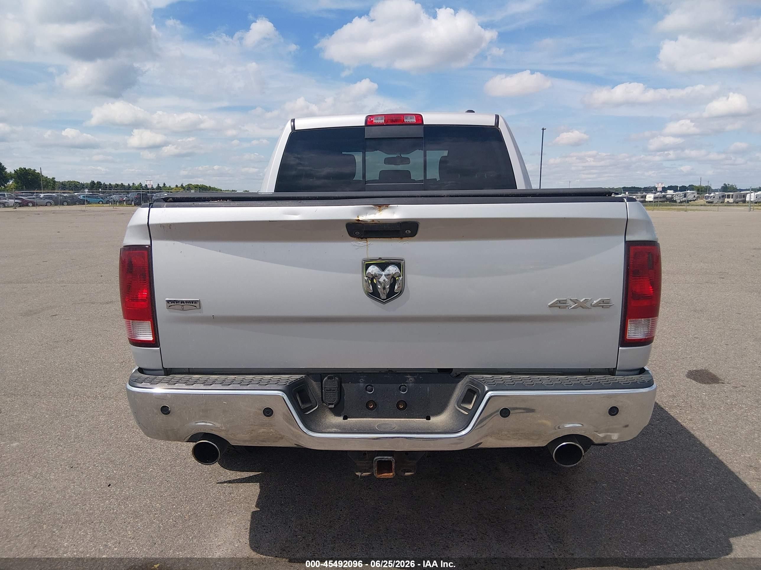 2012 Ram 1500 Laramie Серебряный vin: 1C6RD7NT3CS276700
