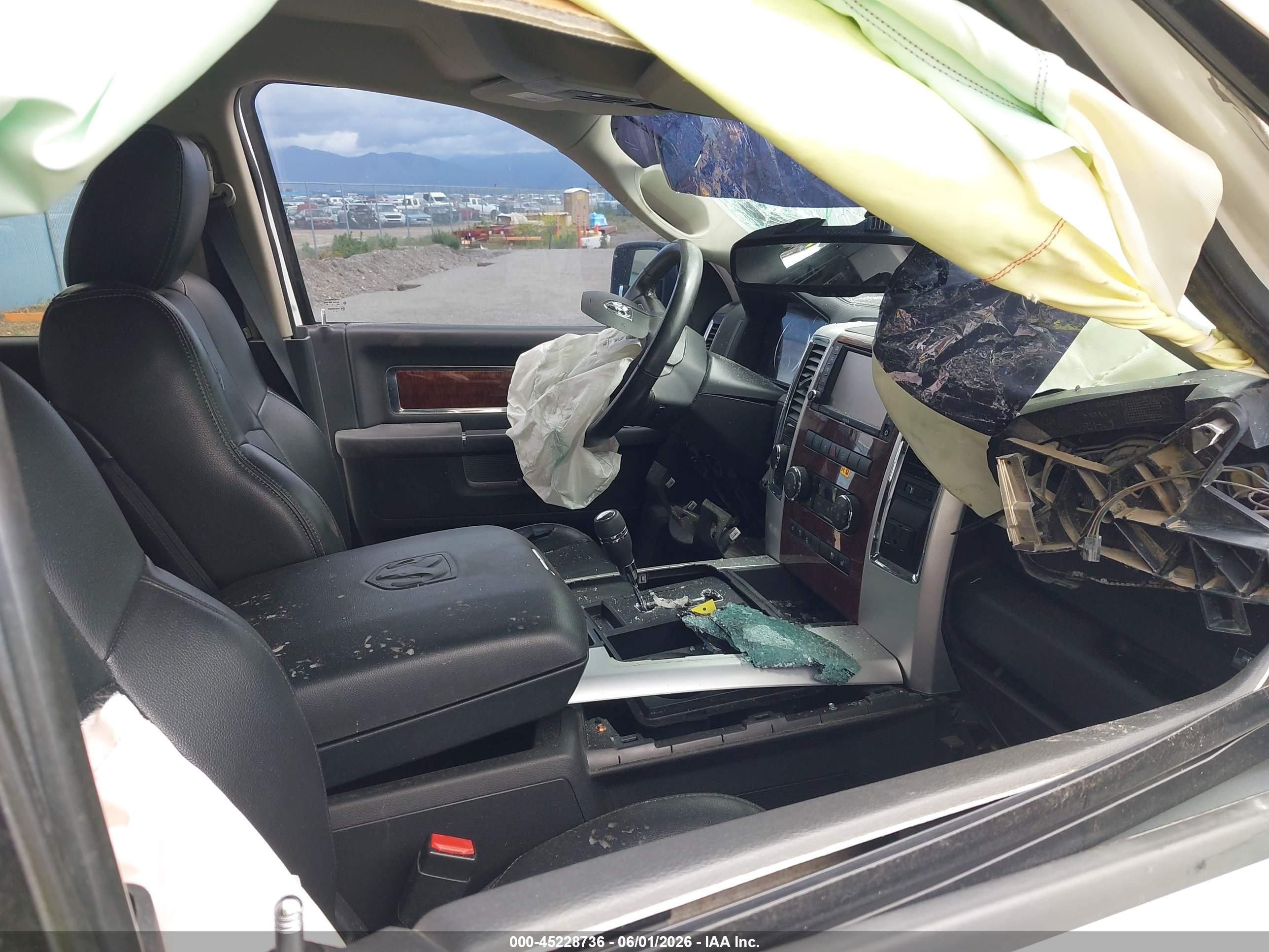 2012 Ram 1500 Laramie Белый vin: 1C6RD7NT6CS284192