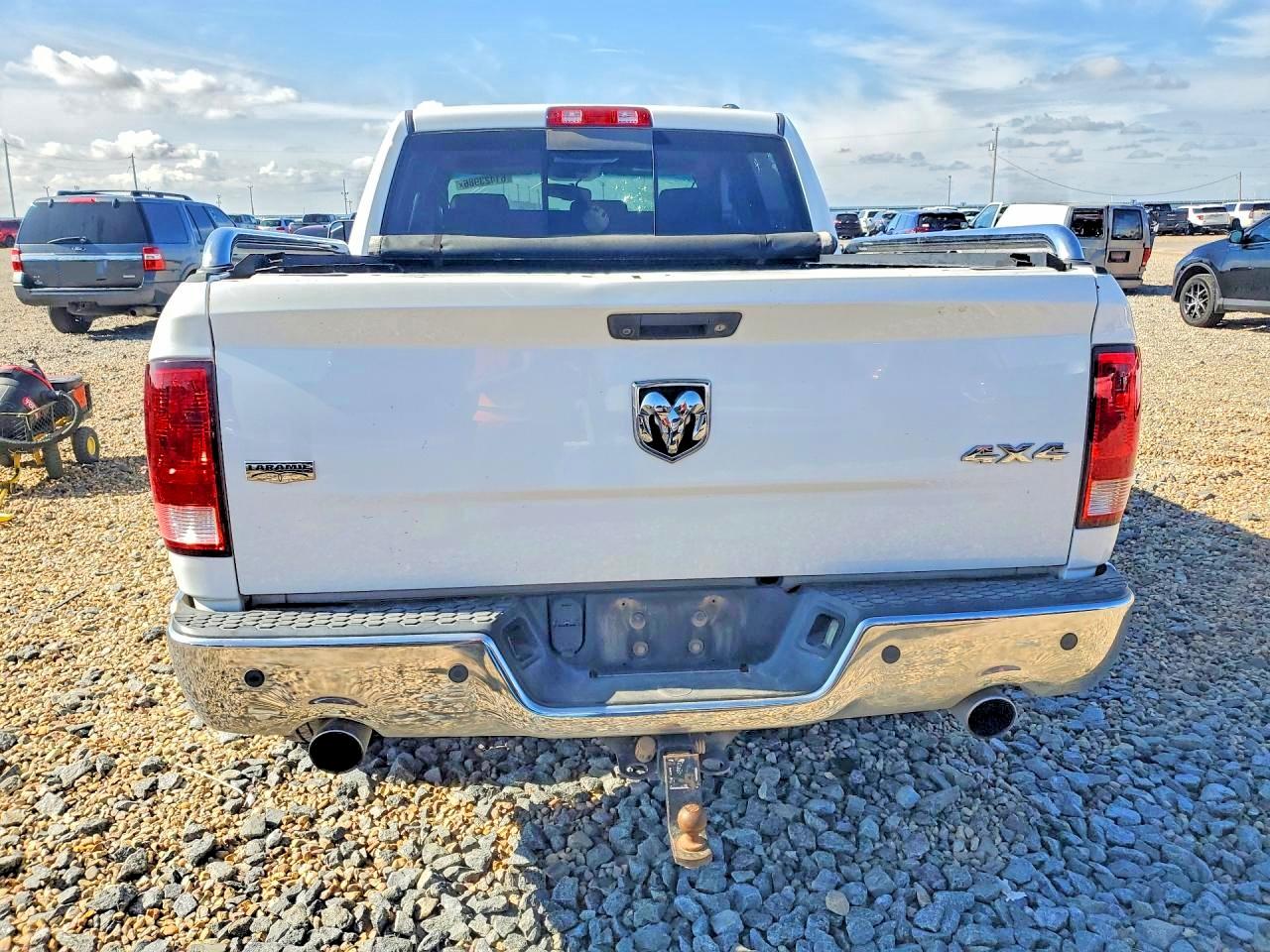 2012 Dodge Ram 1500 Laramie White vin: 1C6RD7NT9CS280248
