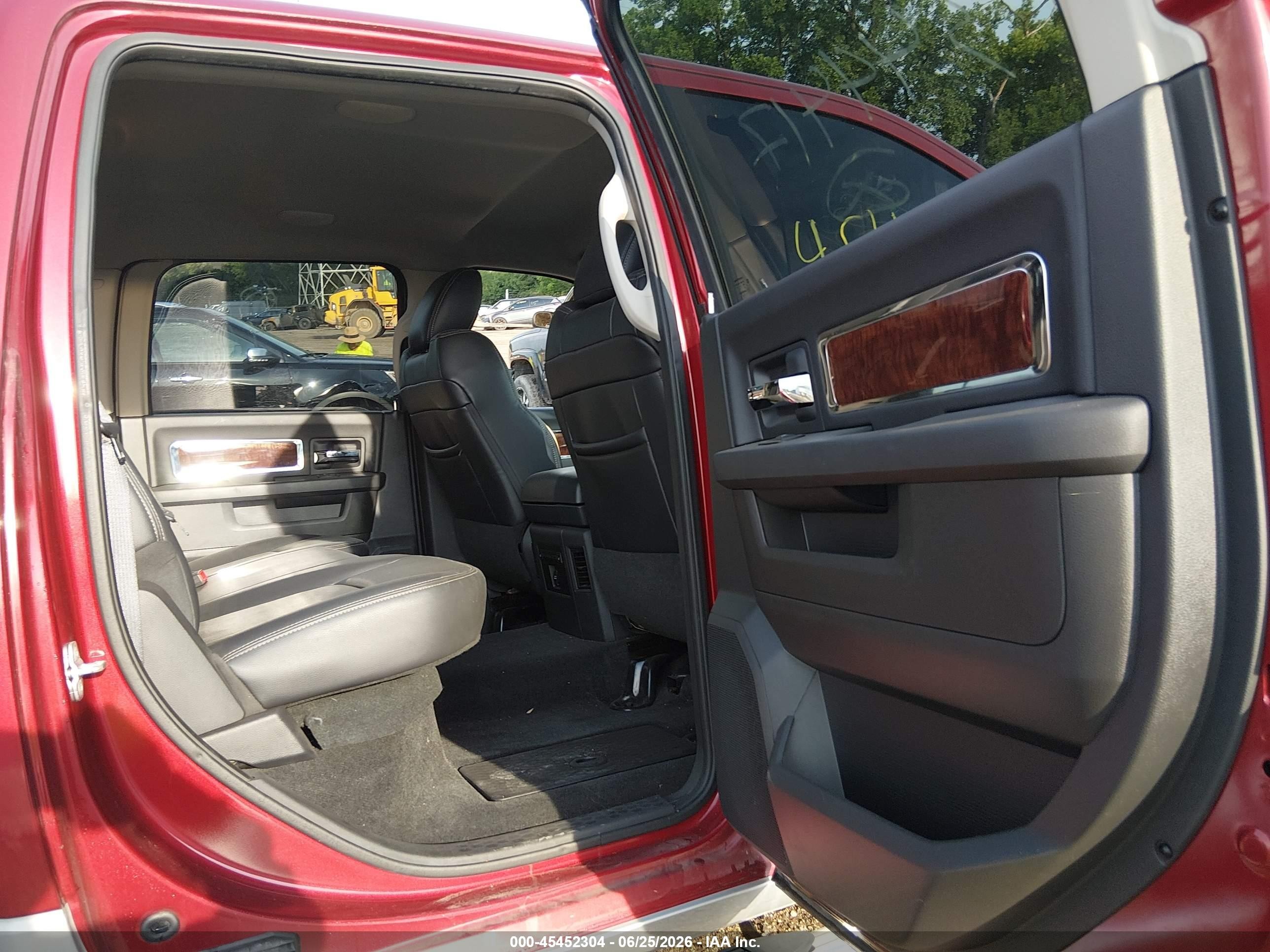 2012 Ram 1500 Laramie Red vin: 1C6RD7NT9CS344417