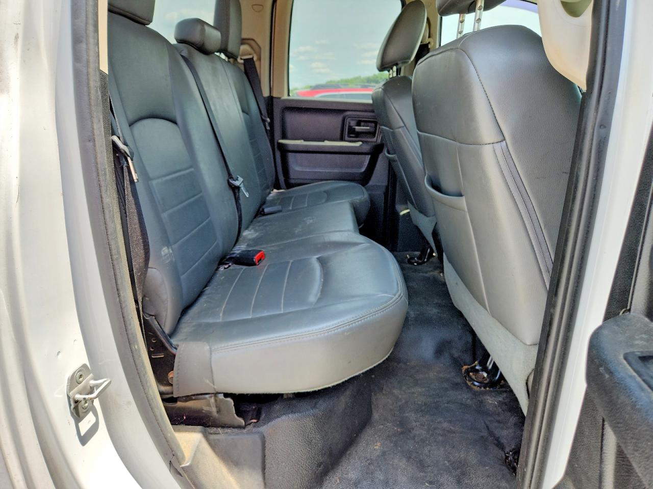 2013 Ram 1500 St White vin: 1C6RR6FG1DS545260