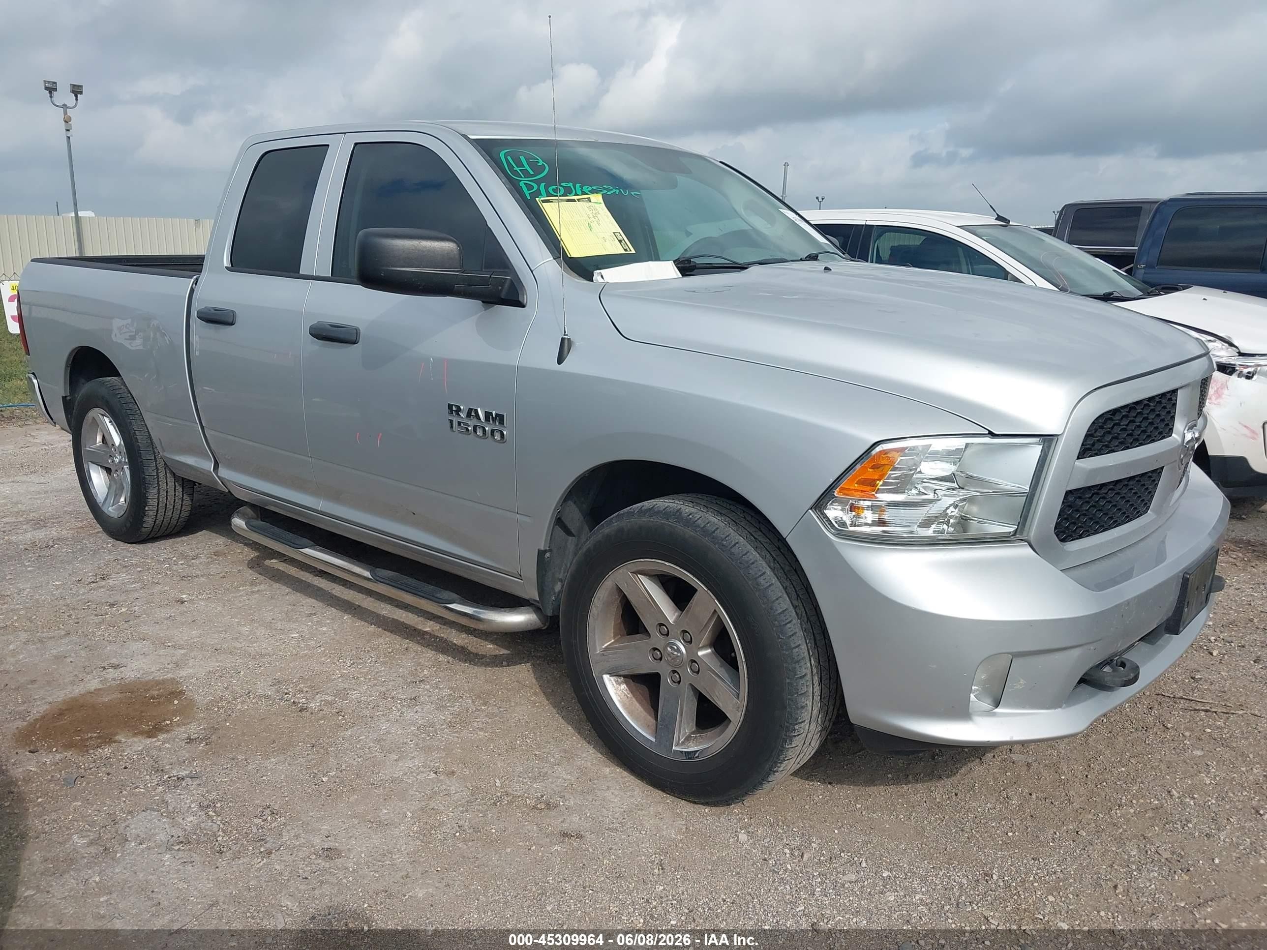 2015 Ram 1500 Express Серебряный vin: 1C6RR6FG2FS658721