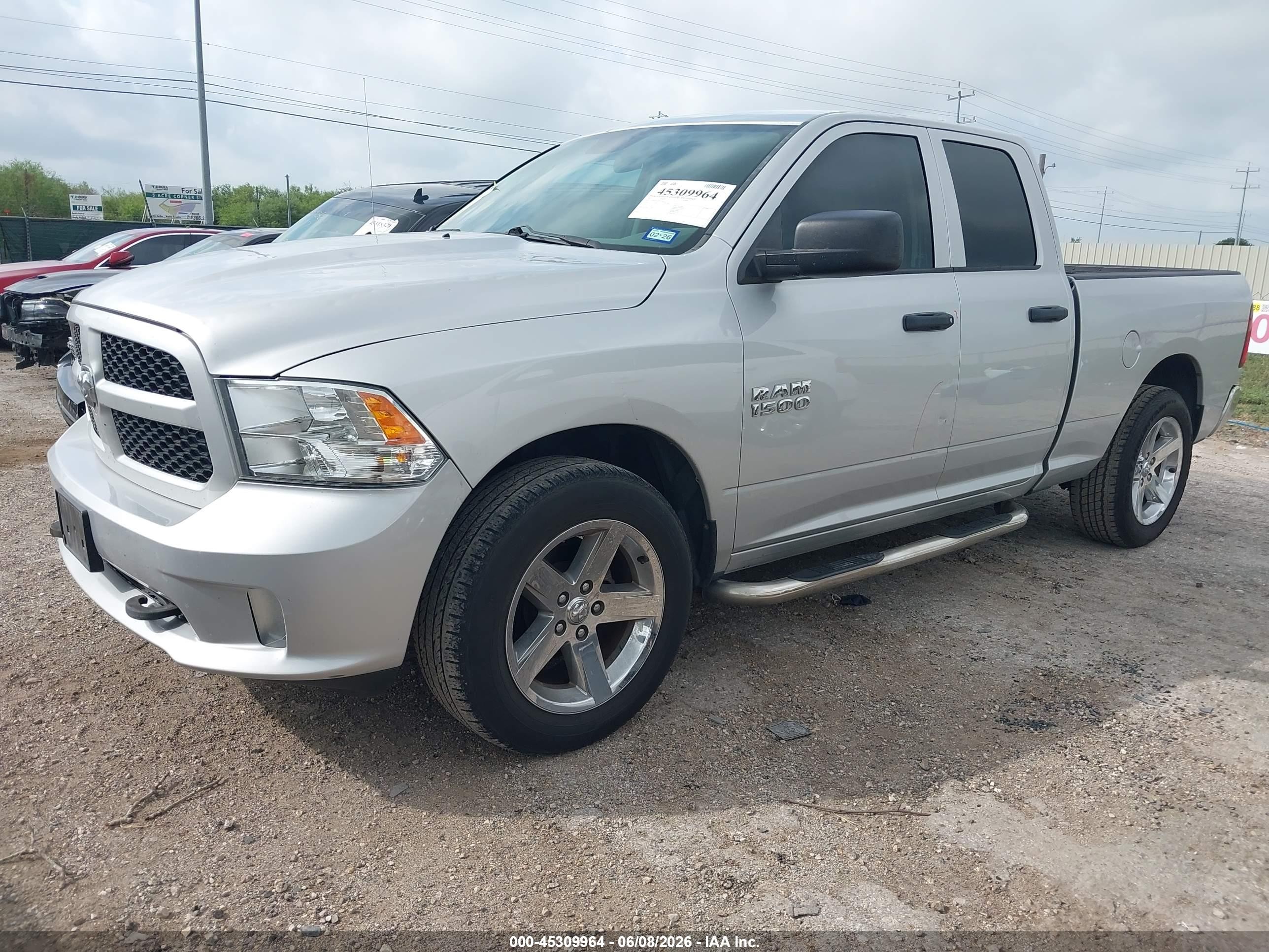 2015 Ram 1500 Express Серебряный vin: 1C6RR6FG2FS658721