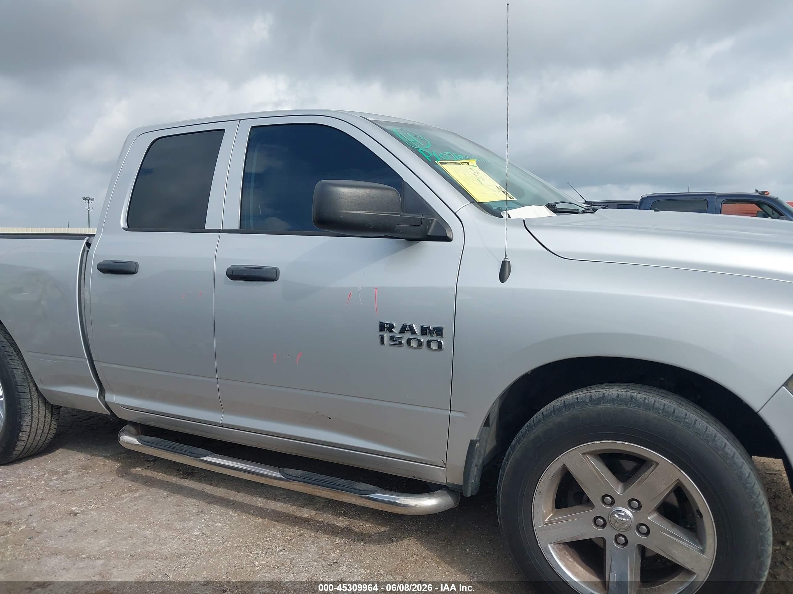 2015 Ram 1500 Express Серебряный vin: 1C6RR6FG2FS658721