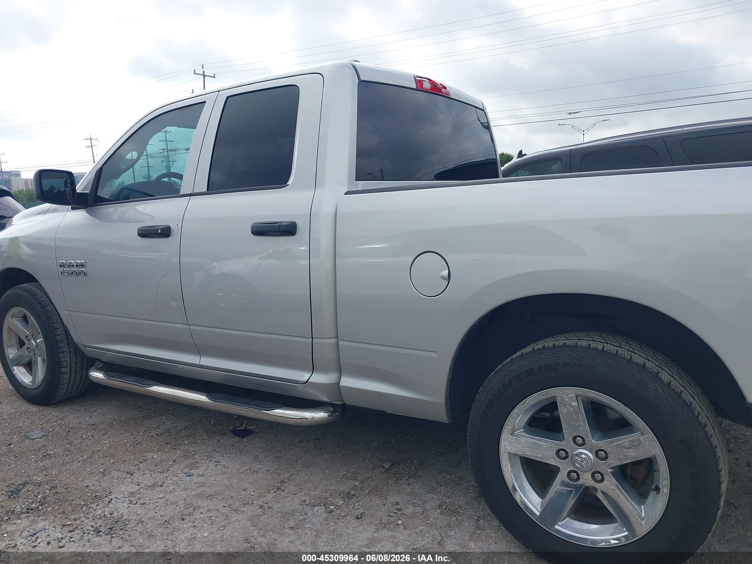 2015 Ram 1500 Express Серебряный vin: 1C6RR6FG2FS658721