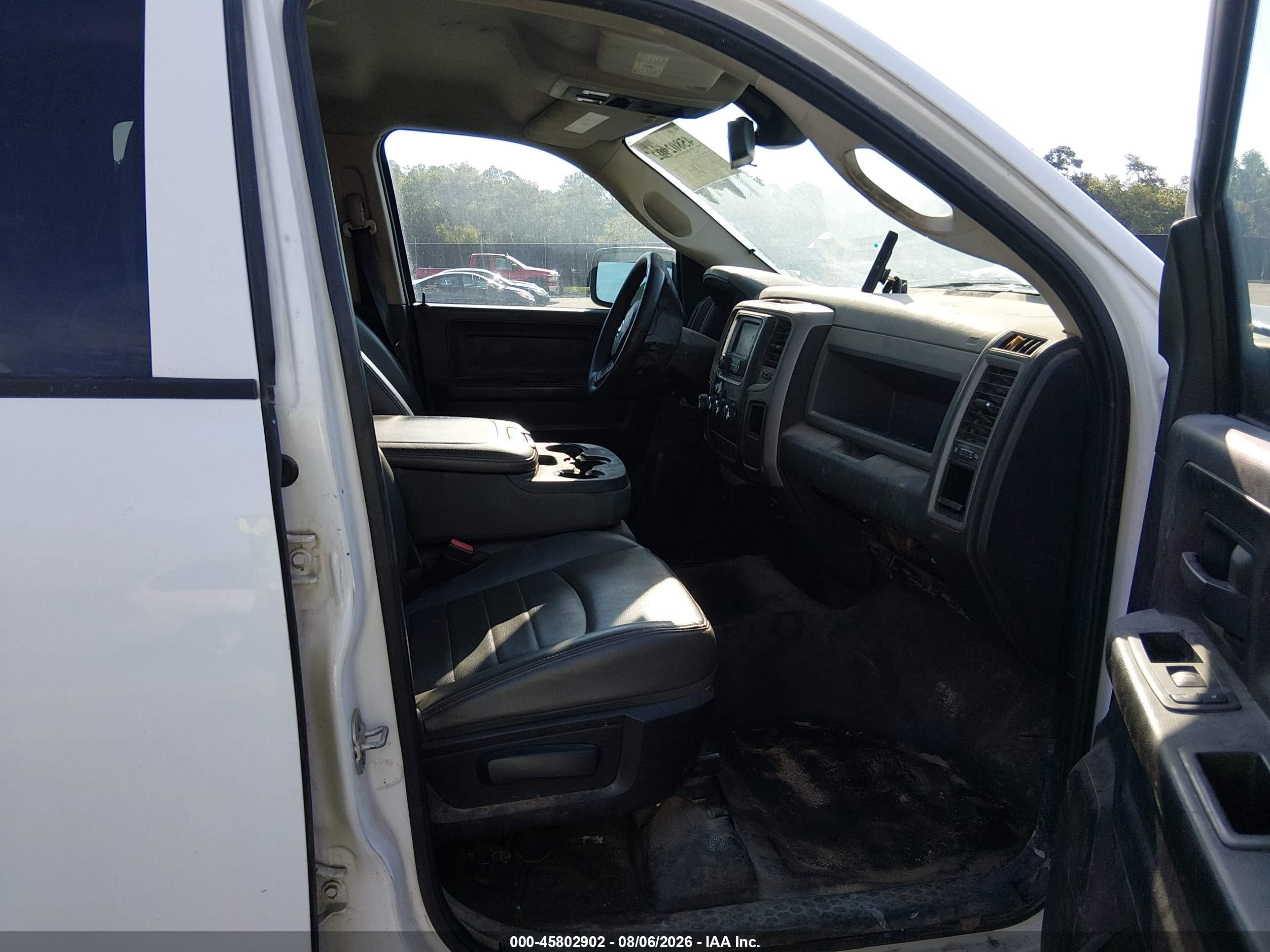 2015 Ram 1500 Tradesman White vin: 1C6RR6FG5FS645901