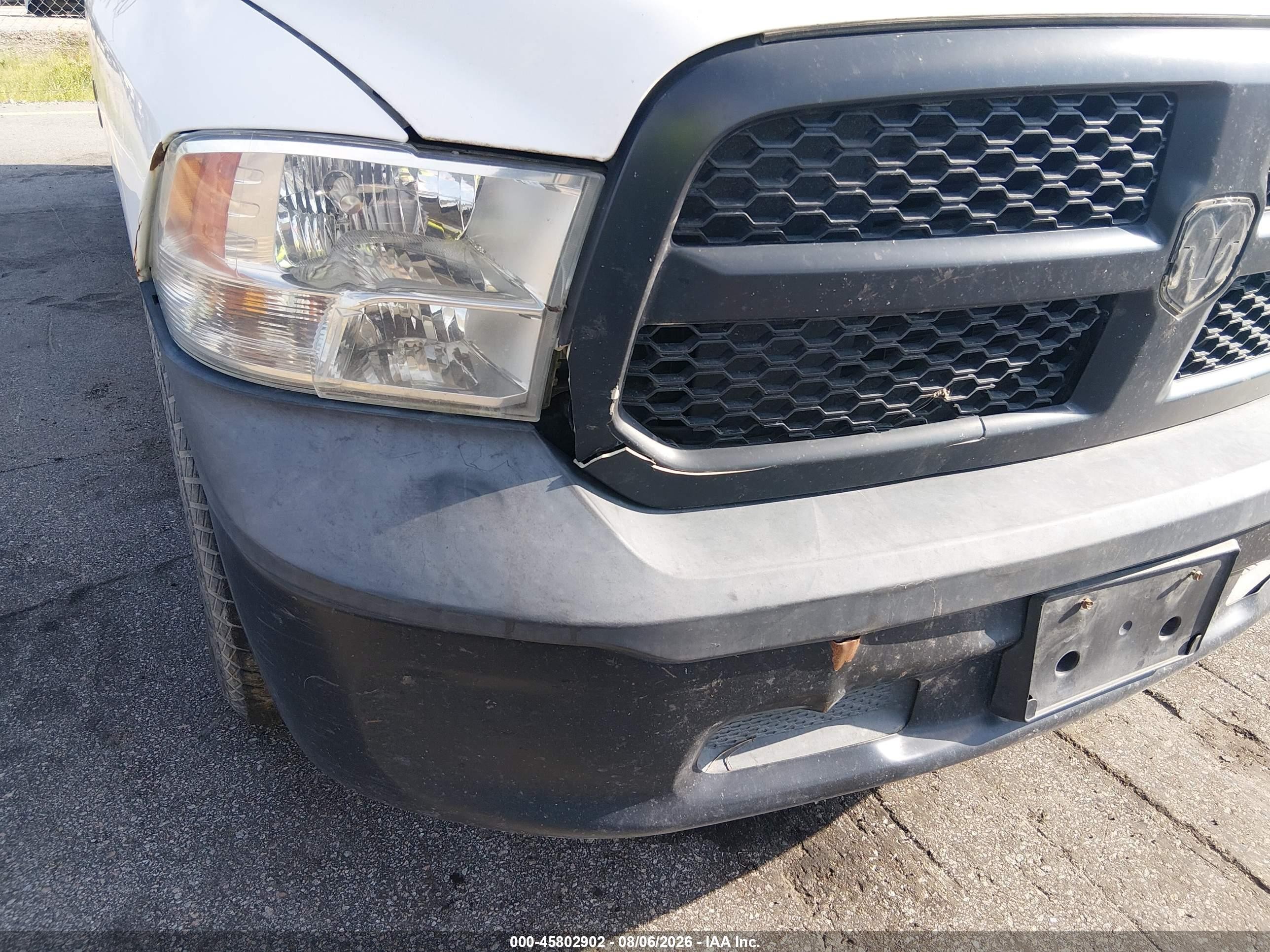 2015 Ram 1500 Tradesman White vin: 1C6RR6FG5FS645901