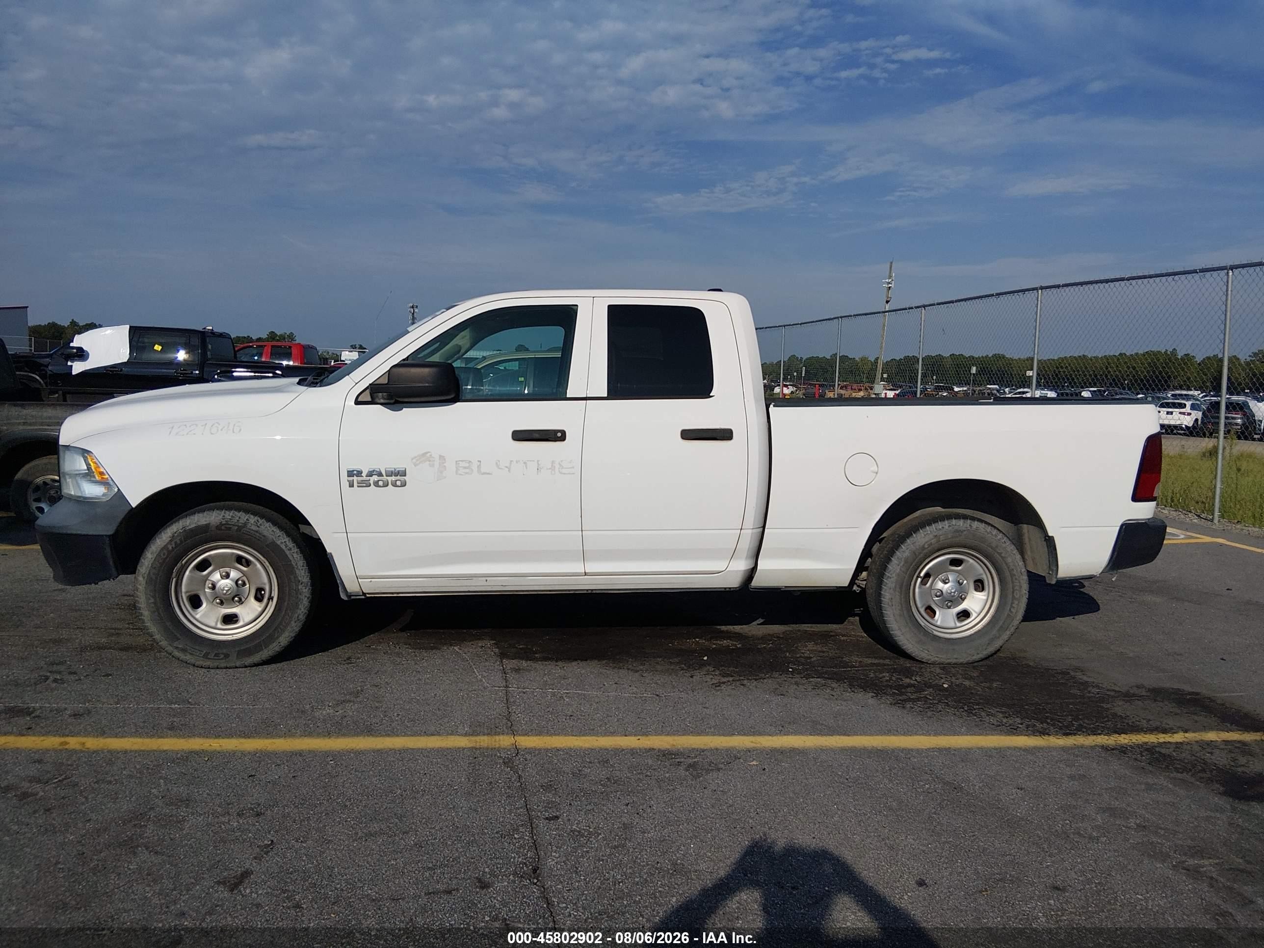 2015 Ram 1500 Tradesman White vin: 1C6RR6FG5FS645901