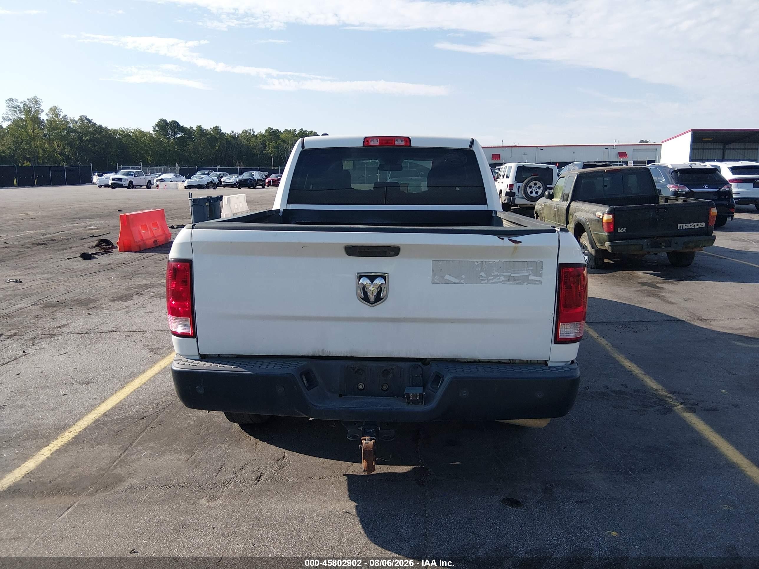 2015 Ram 1500 Tradesman White vin: 1C6RR6FG5FS645901