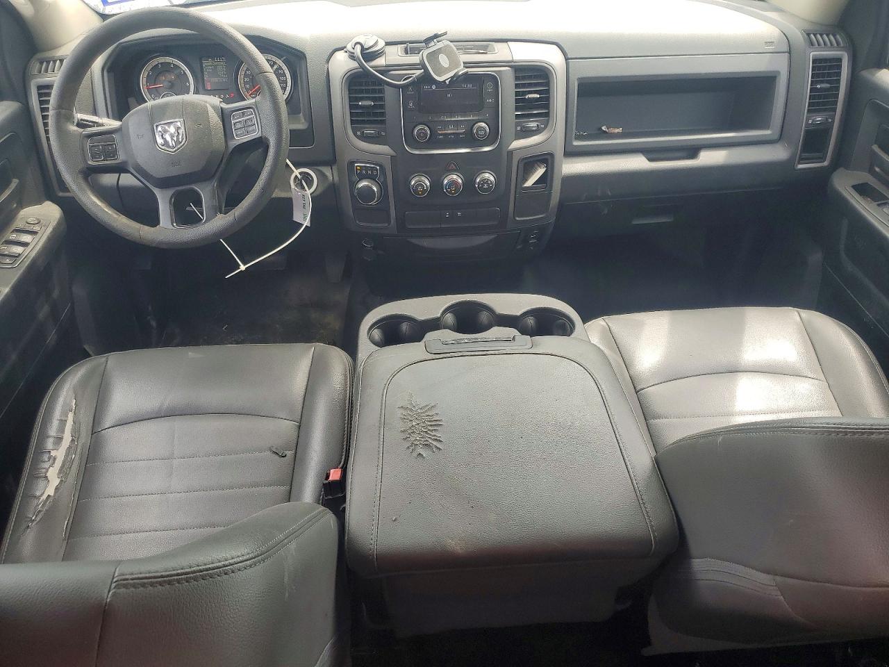 2018 Ram 1500 St White vin: 1C6RR6FG5JS330413