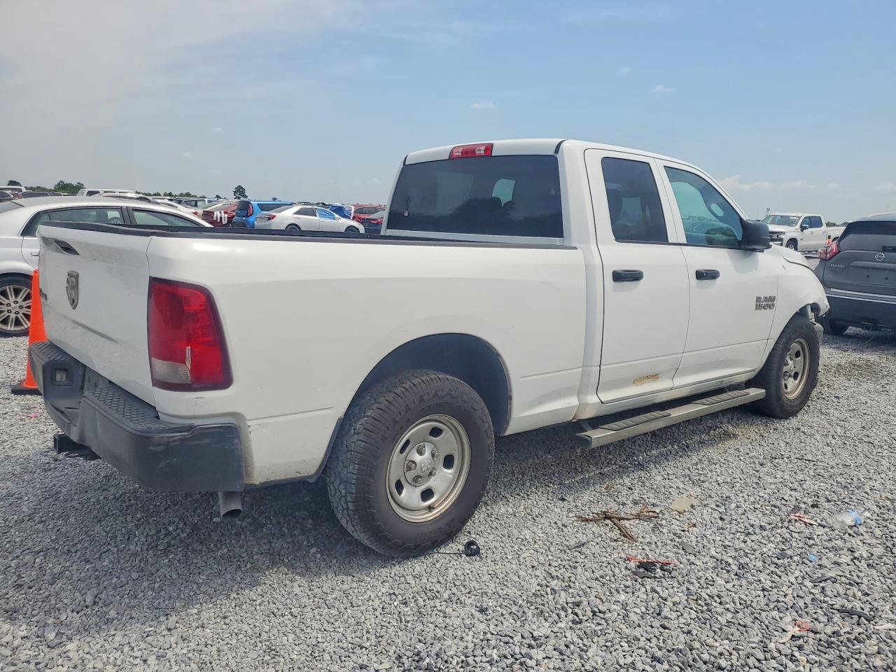 2018 Ram 1500 St White vin: 1C6RR6FG5JS330413