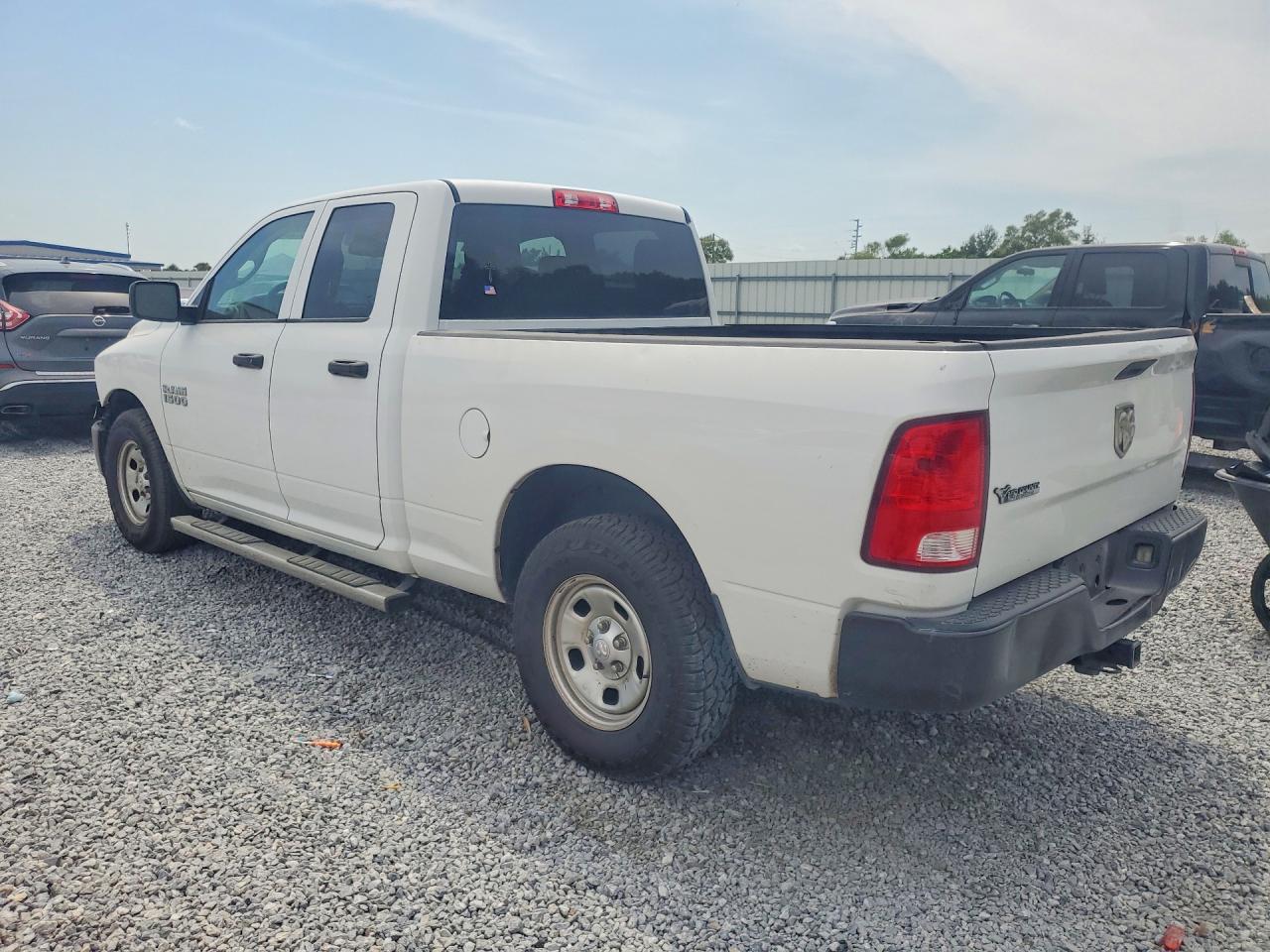 2018 Ram 1500 St White vin: 1C6RR6FG5JS330413