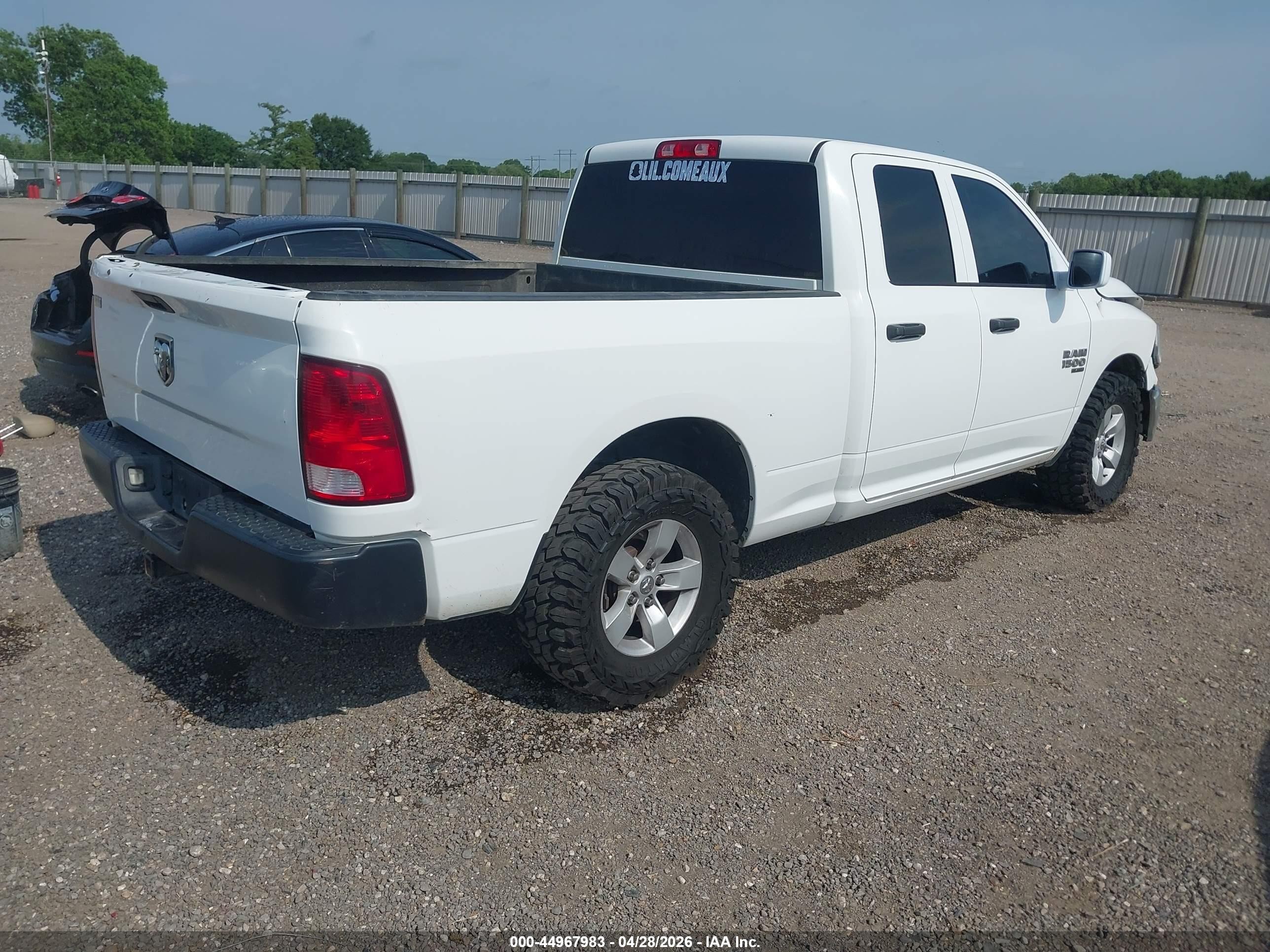 2019 Ram 1500 Classic Tradesman  4x2 6'4 Box White vin: 1C6RR6FG8KS529893