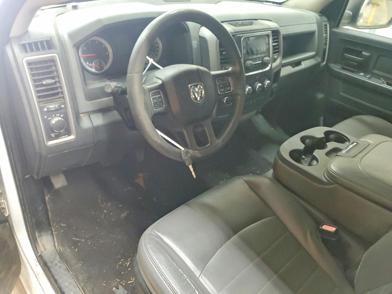 2015 Ram 1500 St White vin: 1C6RR6FGXFS709284
