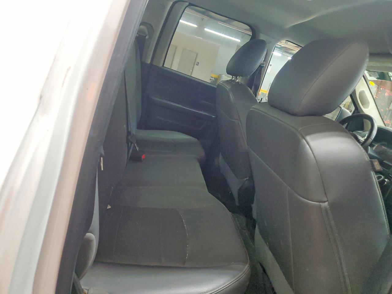 2015 Ram 1500 St White vin: 1C6RR6FGXFS709284