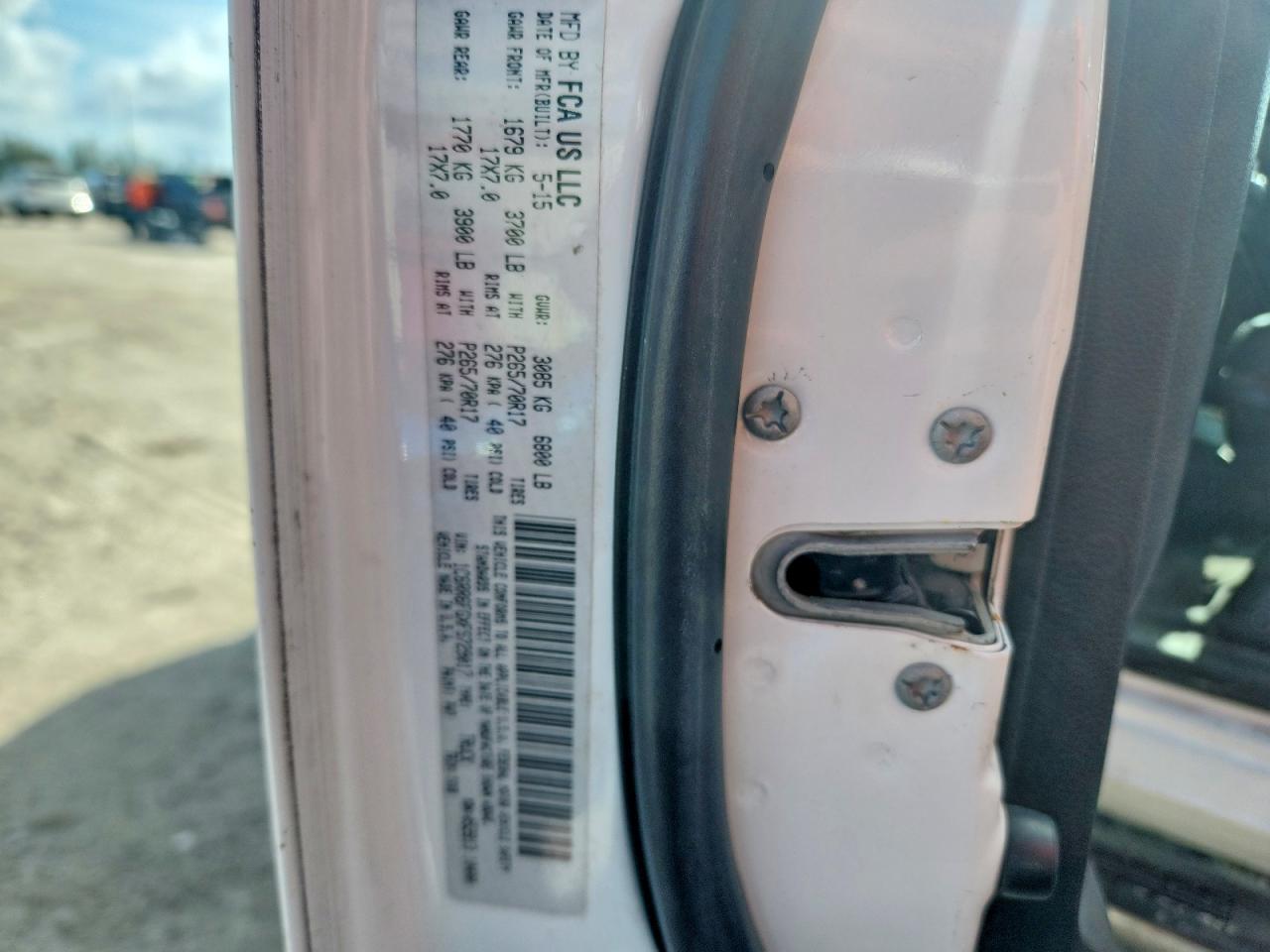 2015 Ram 1500 St White vin: 1C6RR6FGXFS729017