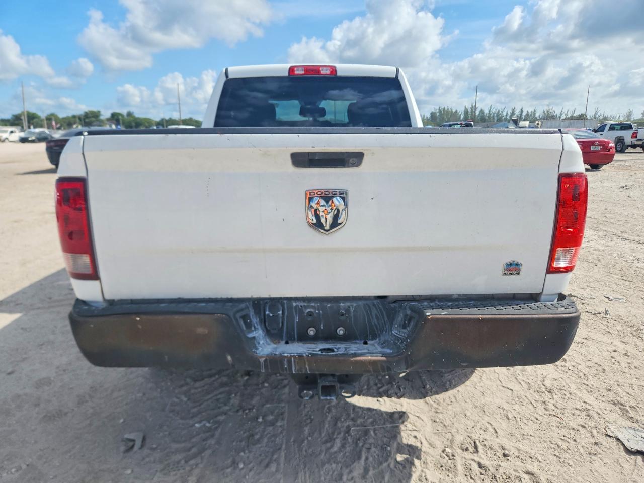 2015 Ram 1500 St White vin: 1C6RR6FGXFS729017