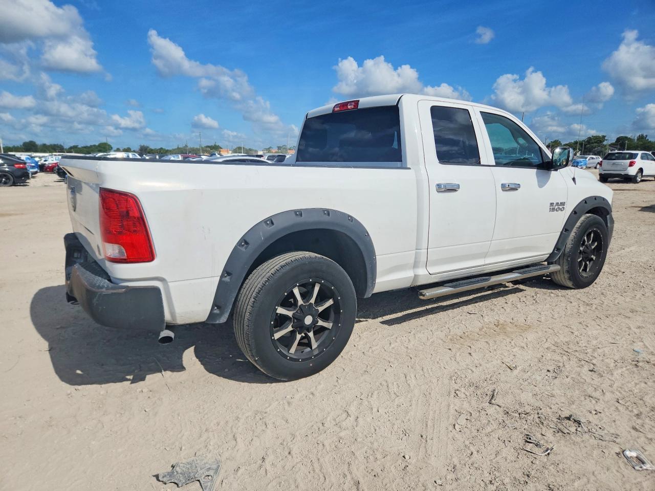 2015 Ram 1500 St White vin: 1C6RR6FGXFS729017