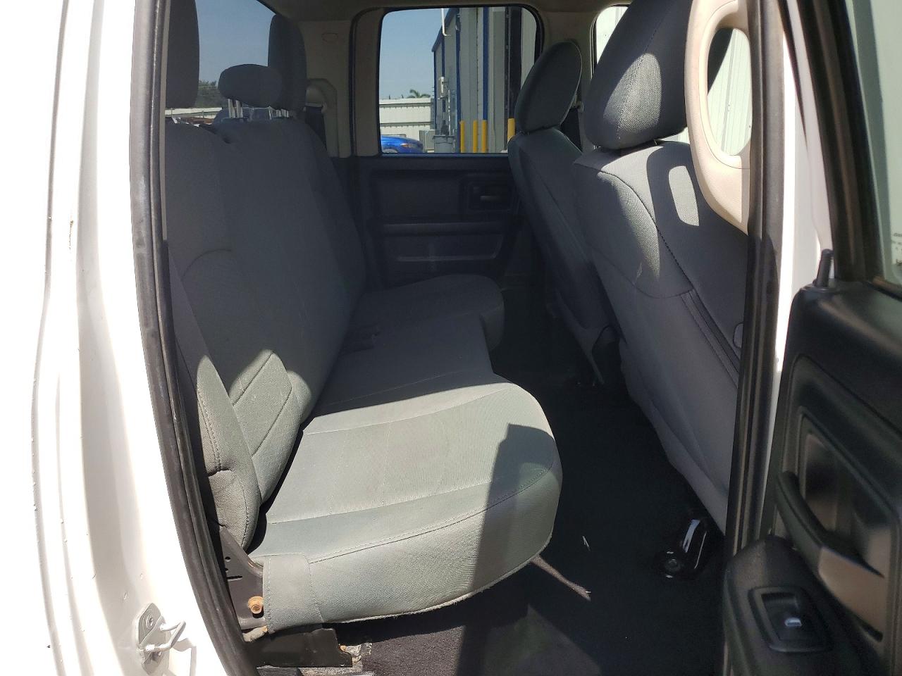 2015 Ram 1500 St White vin: 1C6RR6FGXFS755813