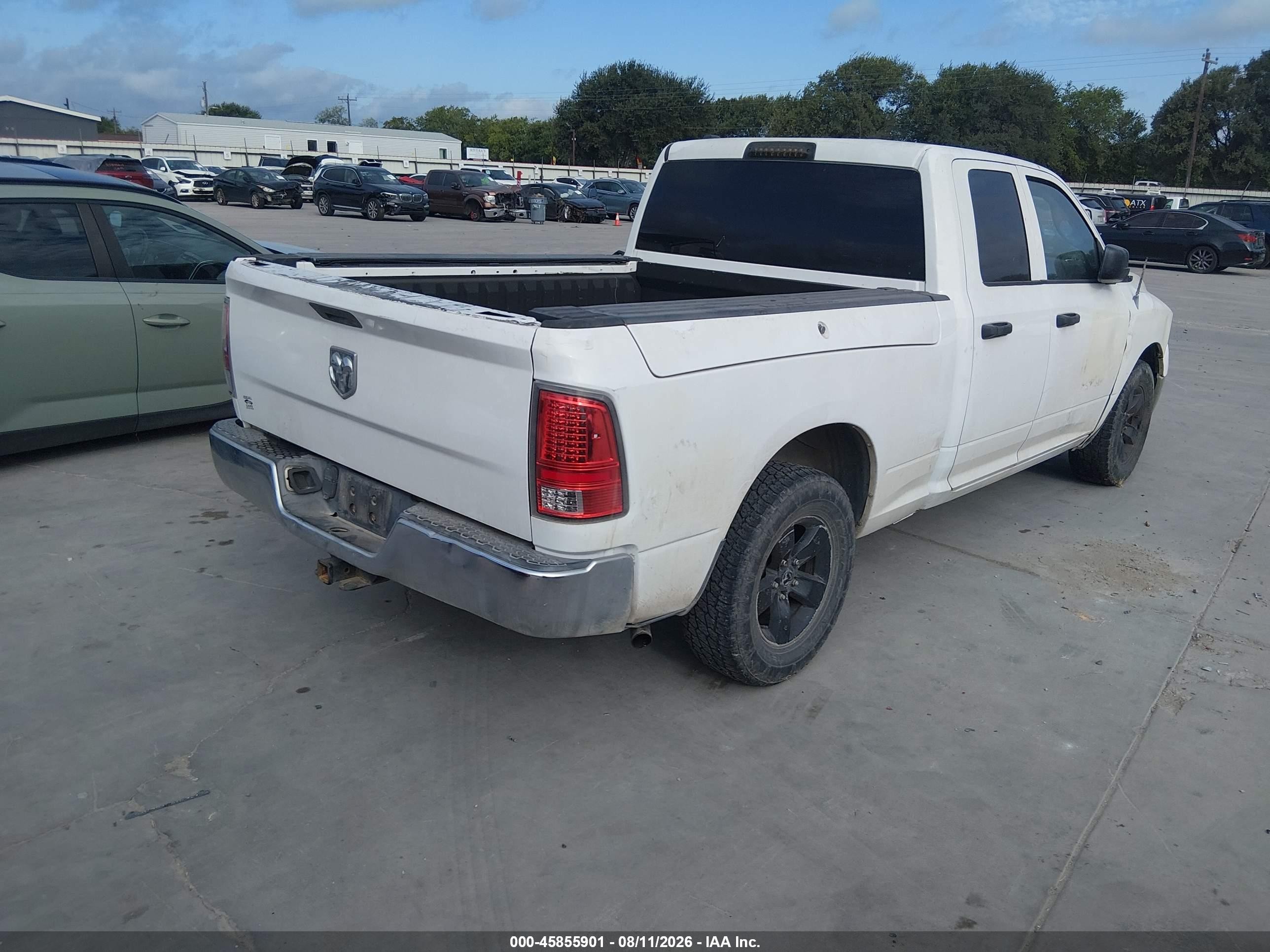 2013 Ram 1500 White vin: 1C6RR6FP0DS581327