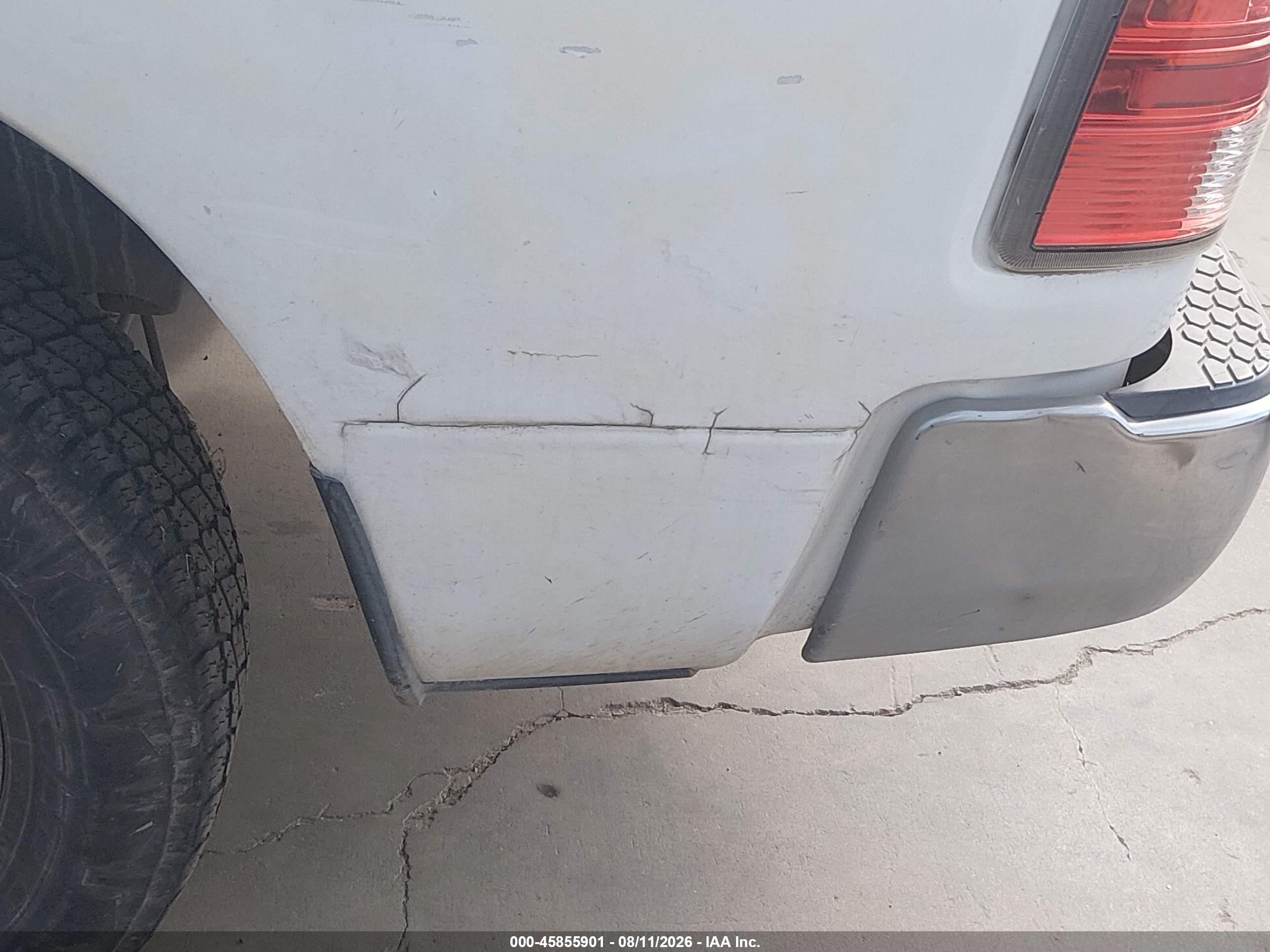 2013 Ram 1500 White vin: 1C6RR6FP0DS581327