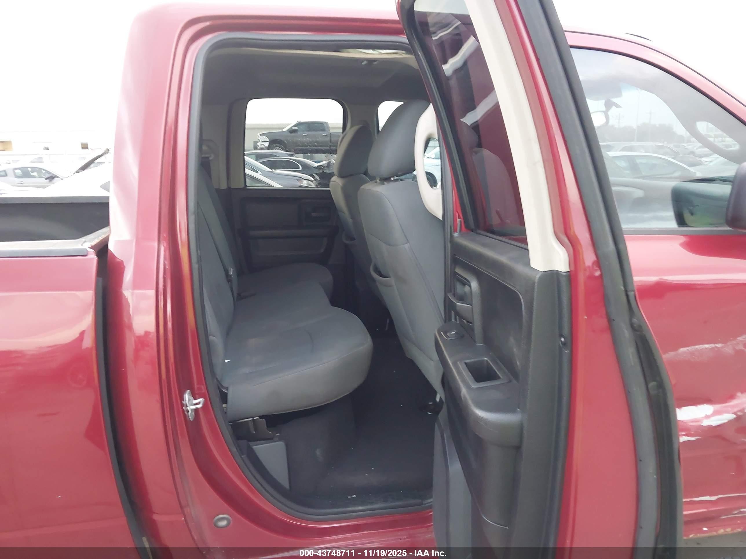 2013 Ram 1500 Tradesman Красный vin: 1C6RR6FP1DS558218