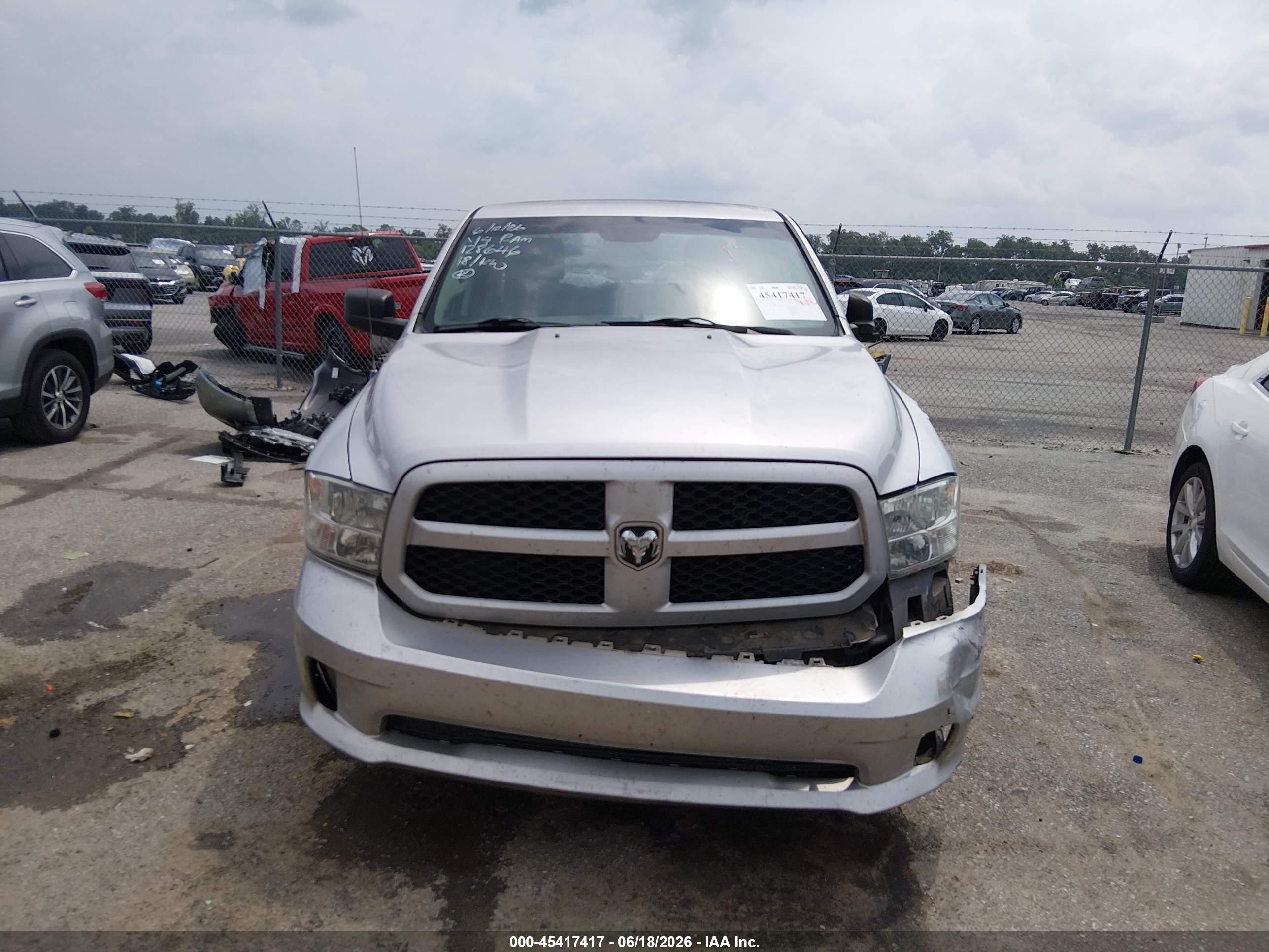 2014 Ram 1500 Express Серебряный vin: 1C6RR6FT0ES128646