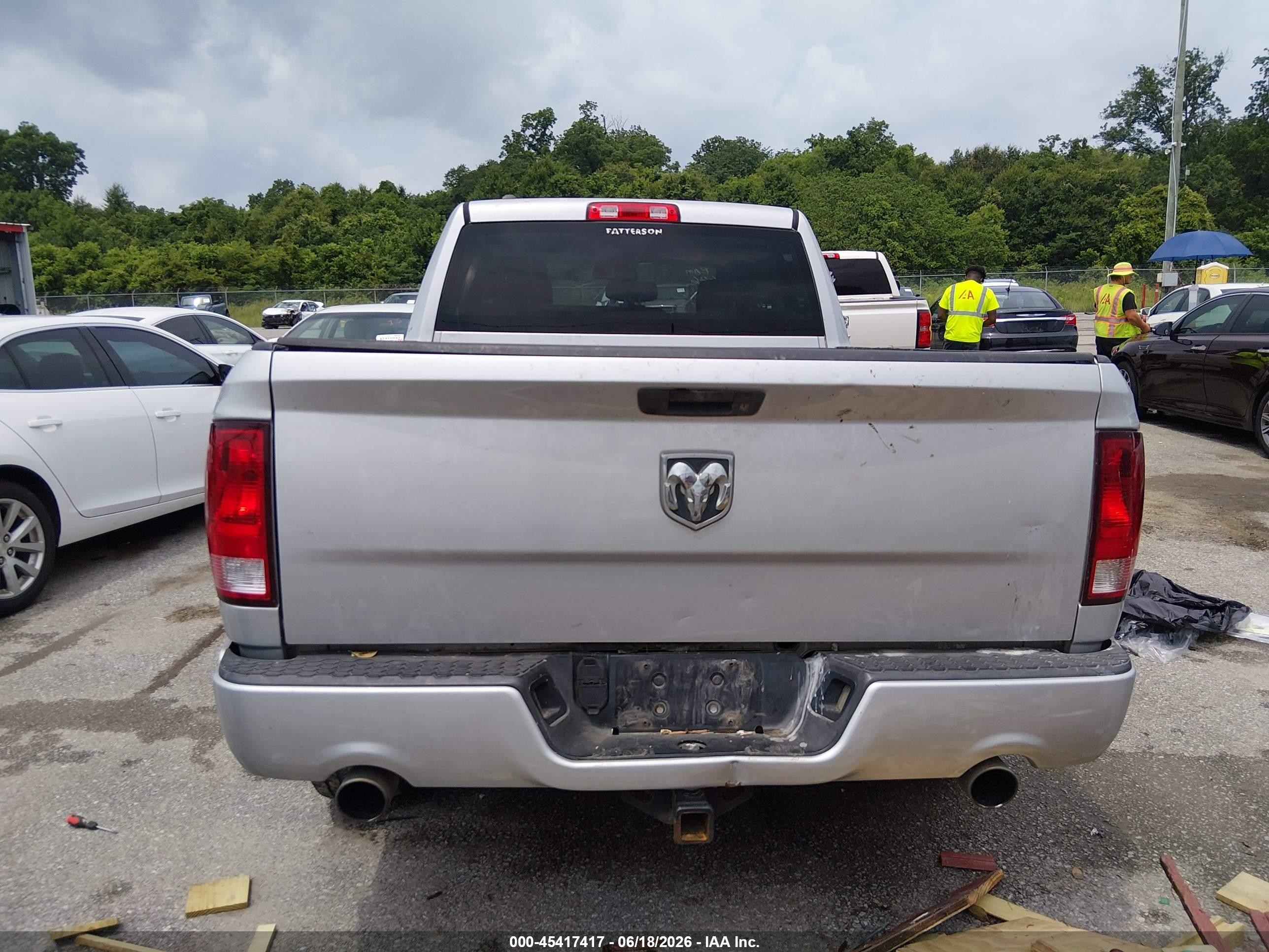 2014 Ram 1500 Express Серебряный vin: 1C6RR6FT0ES128646