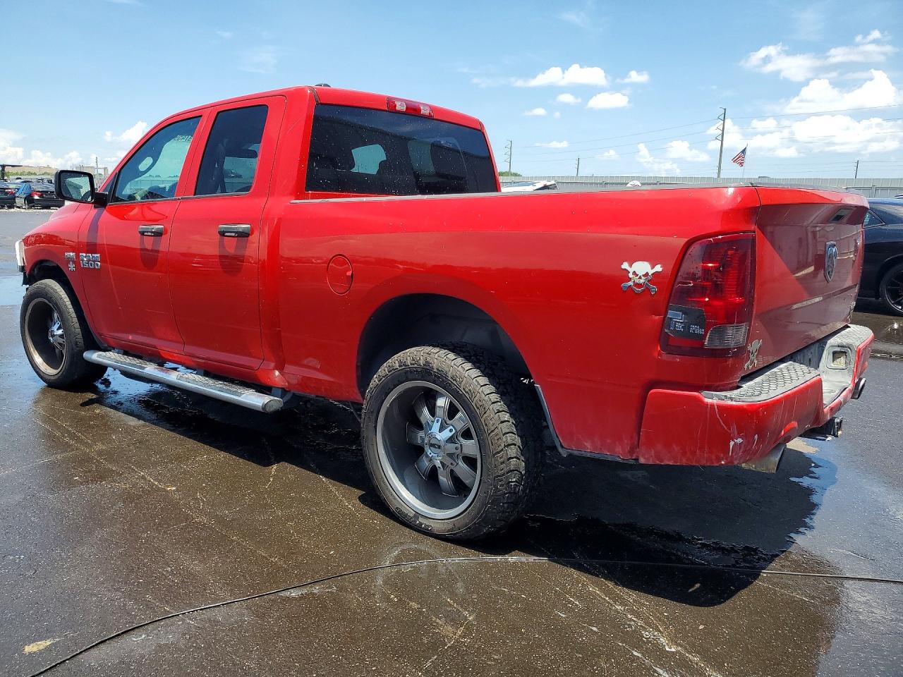 2015 Ram 1500 St Red vin: 1C6RR6FT0FS779731