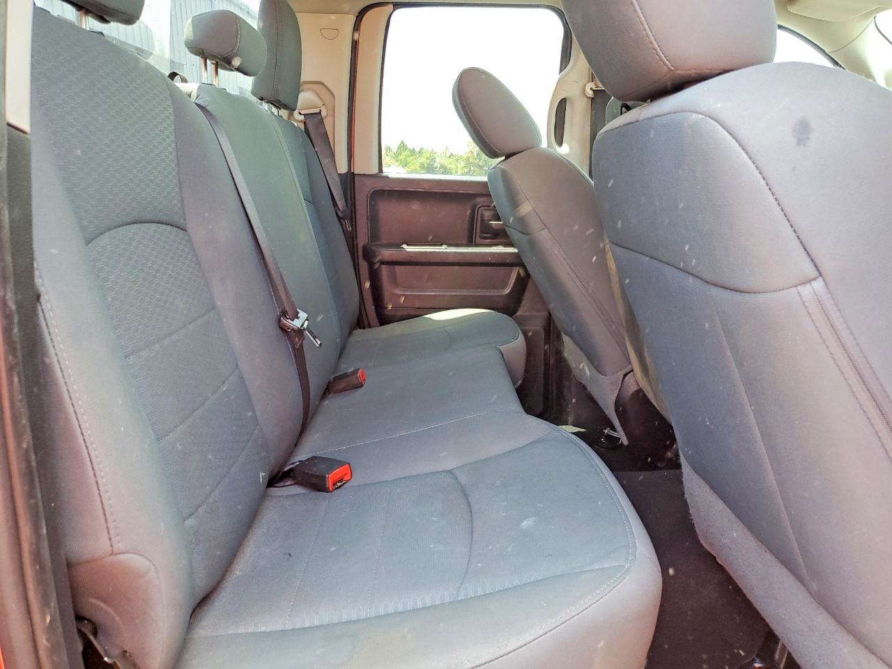 2015 Ram 1500 St Red vin: 1C6RR6FT0FS779731