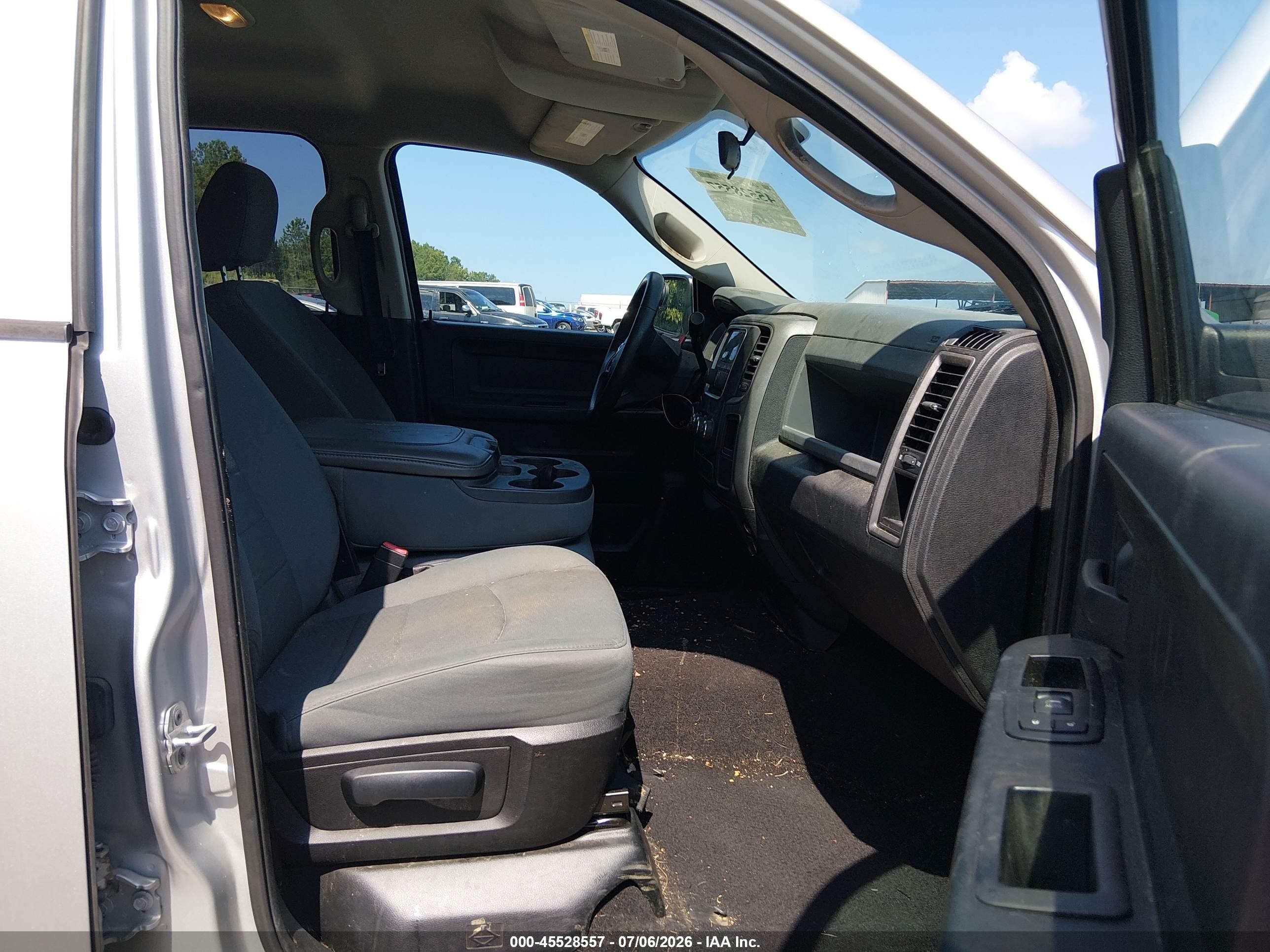 2014 Ram 1500 Express Silver vin: 1C6RR6FT2ES101559
