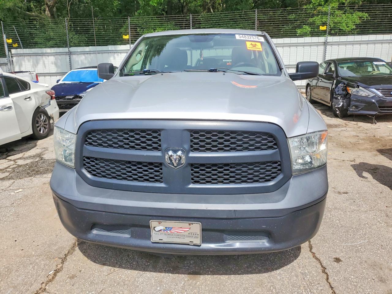 2014 Ram 1500 St Серый vin: 1C6RR6FT2ES358222