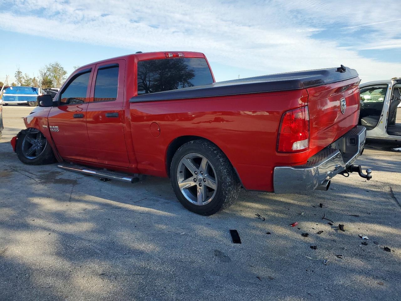 2015 Ram 1500 St Red vin: 1C6RR6FT2FS567445