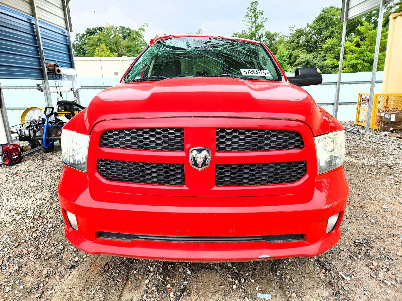2015 Ram 1500 St Red vin: 1C6RR6FT2FS567459