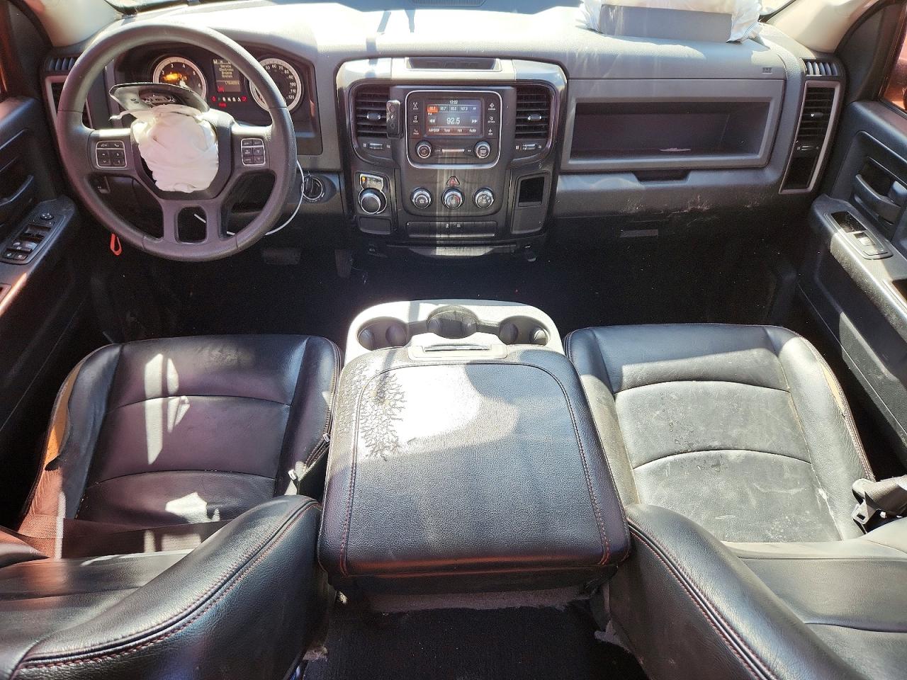2015 Ram 1500 St Burgundy vin: 1C6RR6FT2FS651006