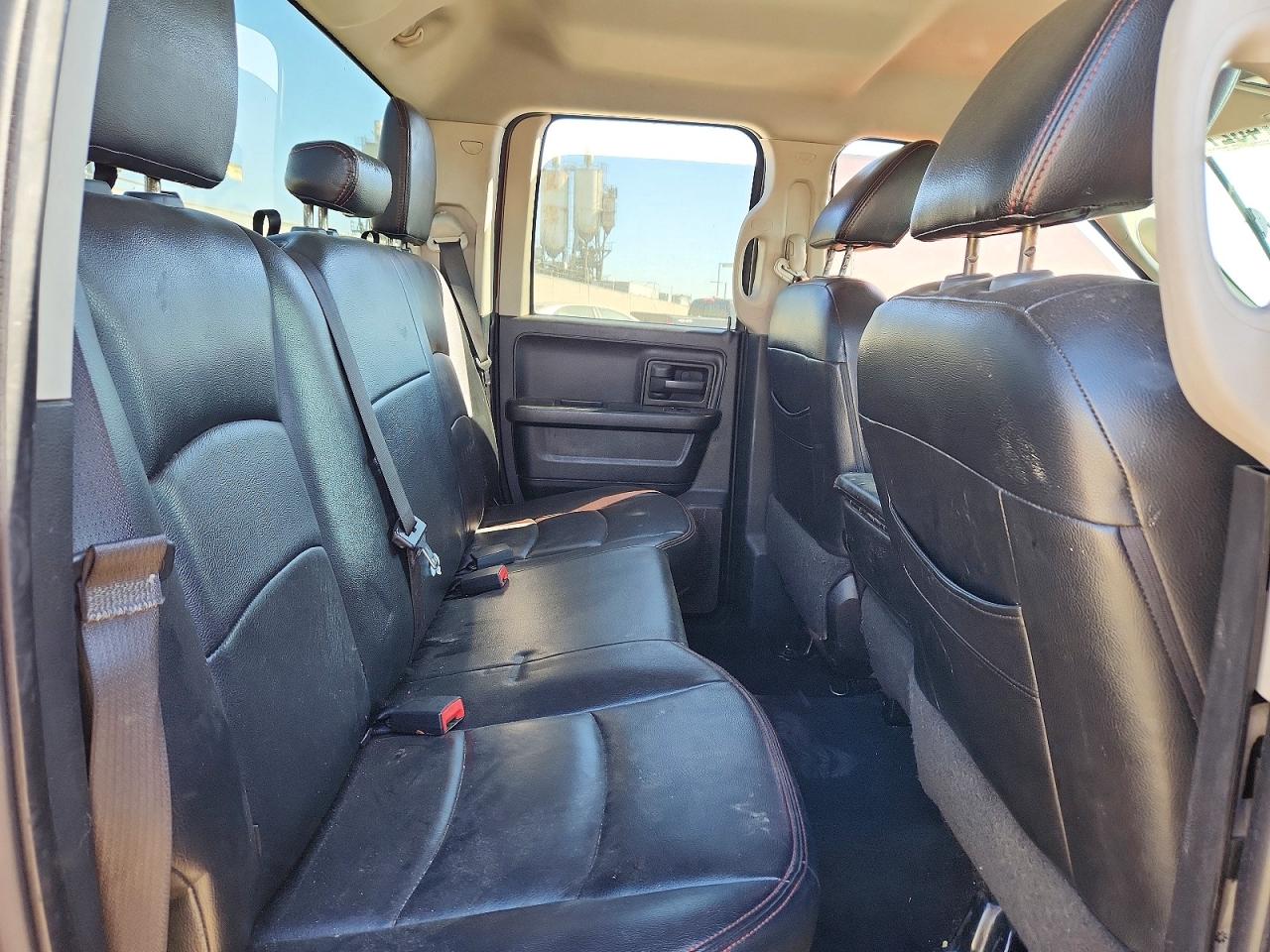 2015 Ram 1500 St Burgundy vin: 1C6RR6FT2FS651006