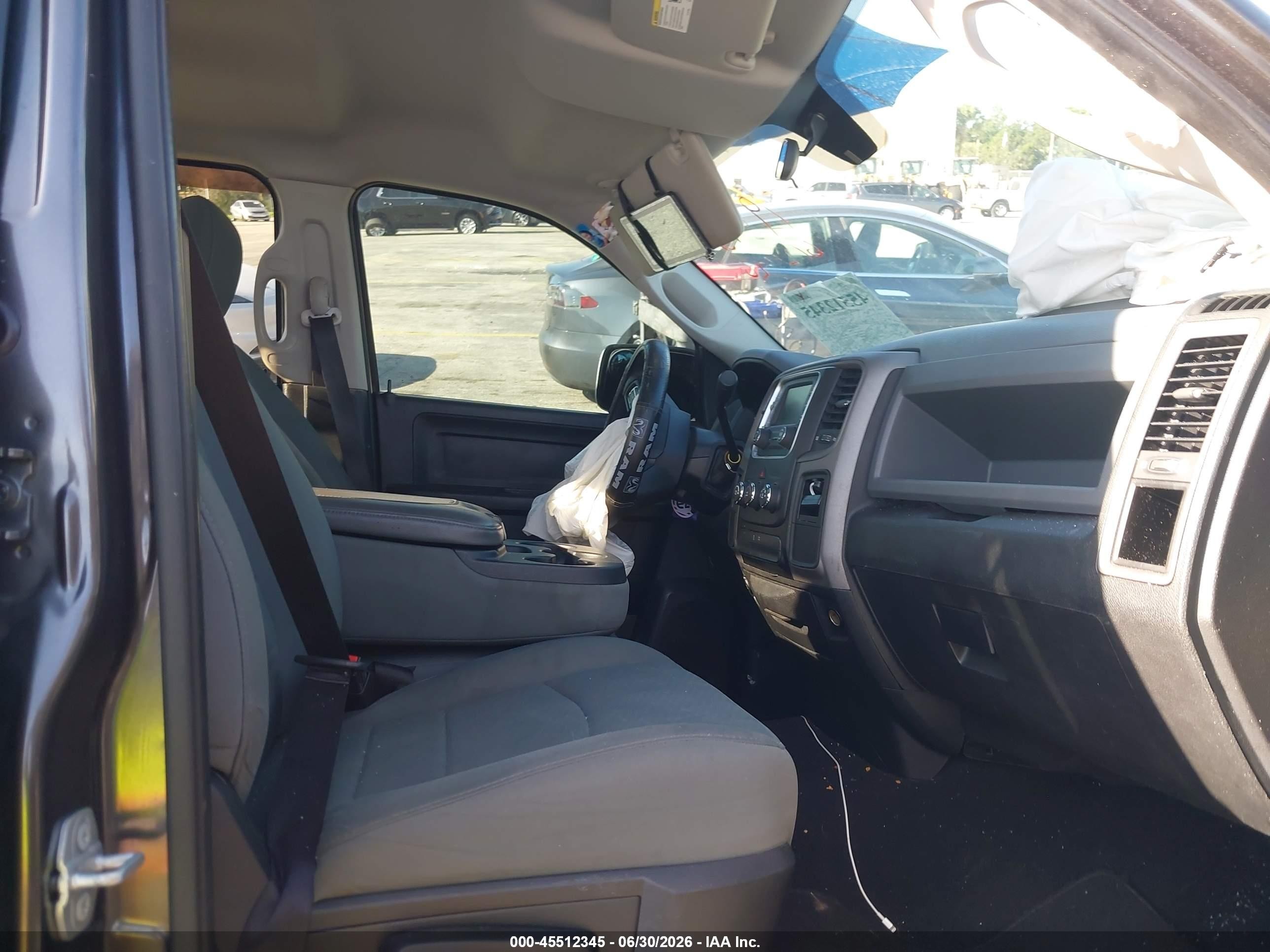 2015 Ram 1500 Express Серый vin: 1C6RR6FT2FS779343