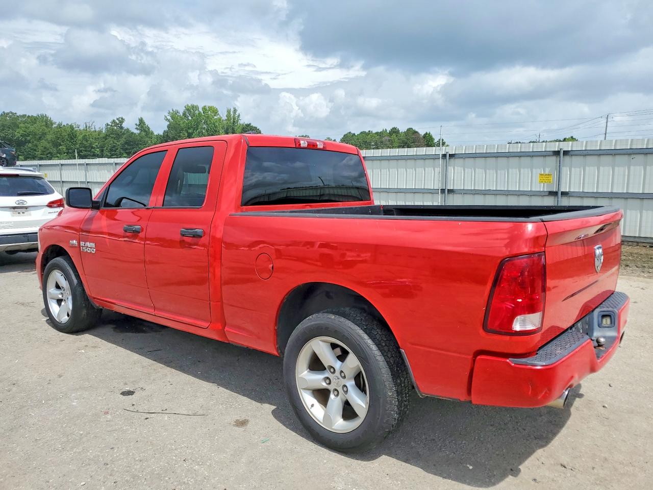 2014 Ram 1500 St Red vin: 1C6RR6FT3ES285877
