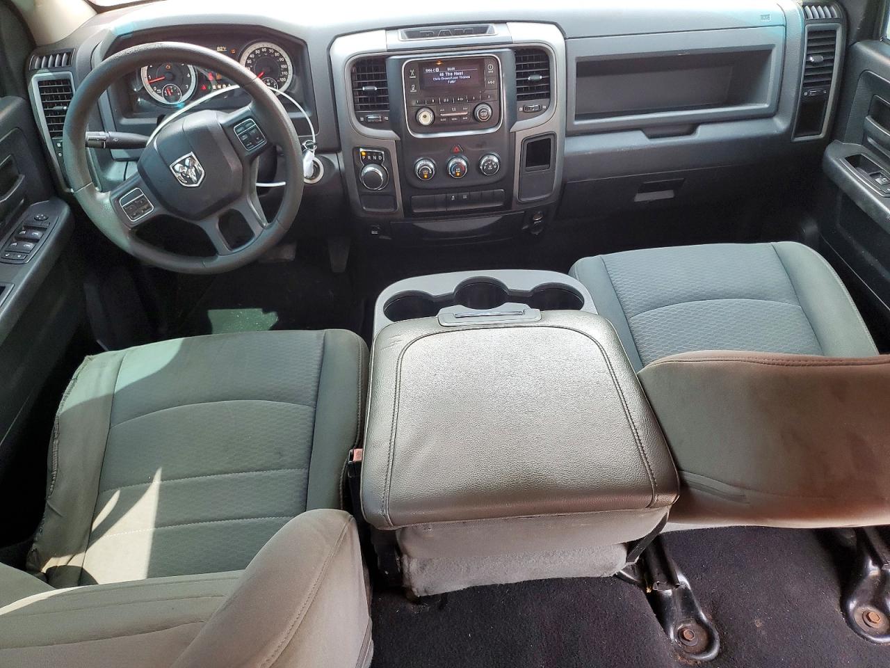 2014 Ram 1500 St Red vin: 1C6RR6FT3ES285877
